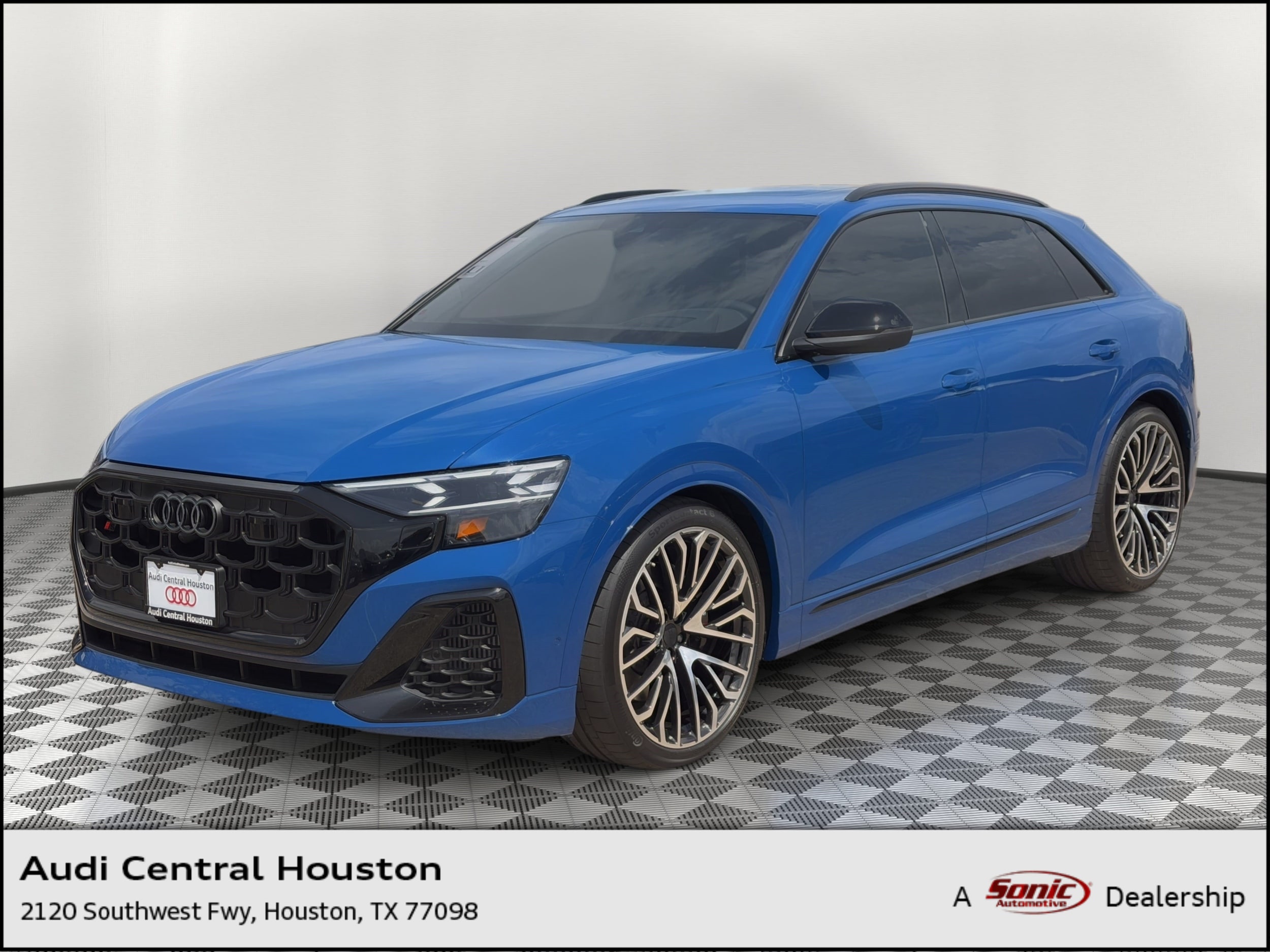 SQ8 Prestige SUV