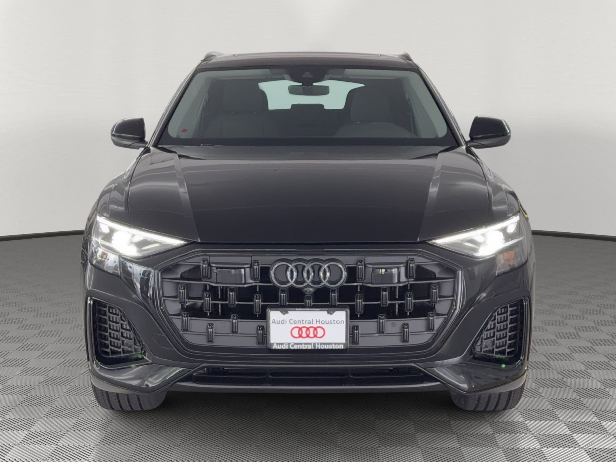 Q8 Premium SUV