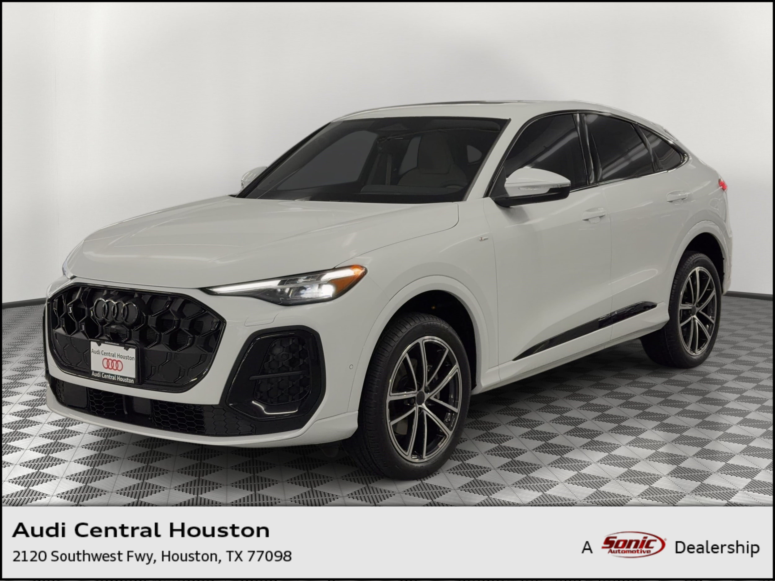 Q5 Sportback Premium Plus SUV