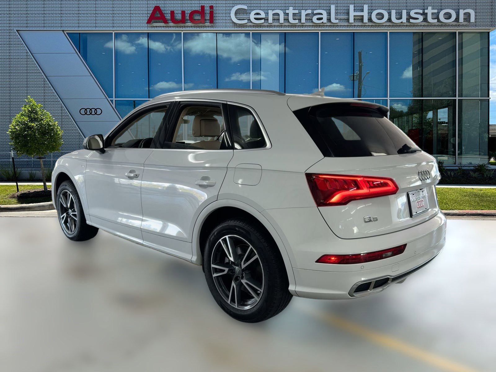 2020 Audi Q5 Premium Plus photo 2