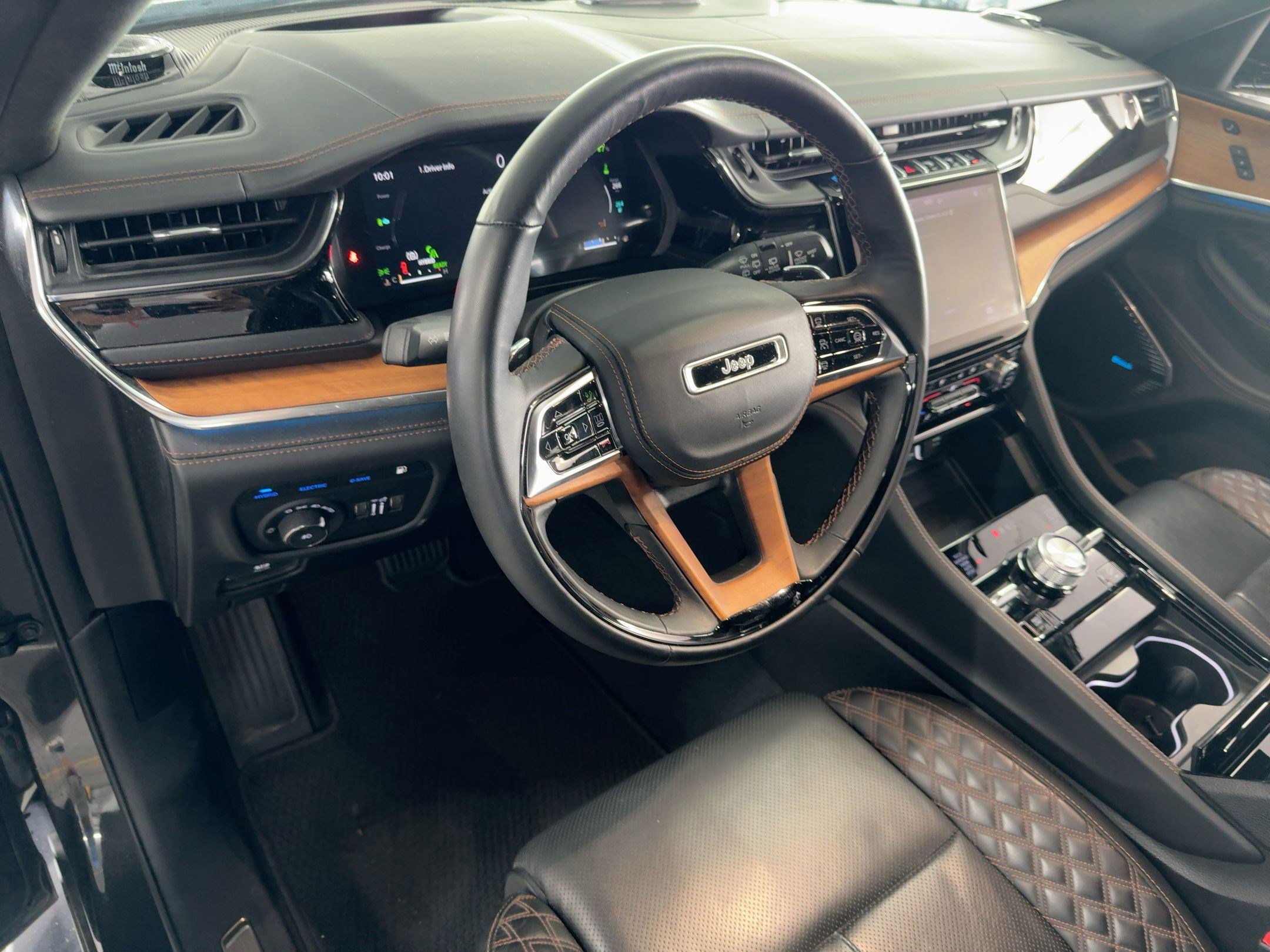 2023 Jeep Cherokee Summit Reserve 4xe photo 3