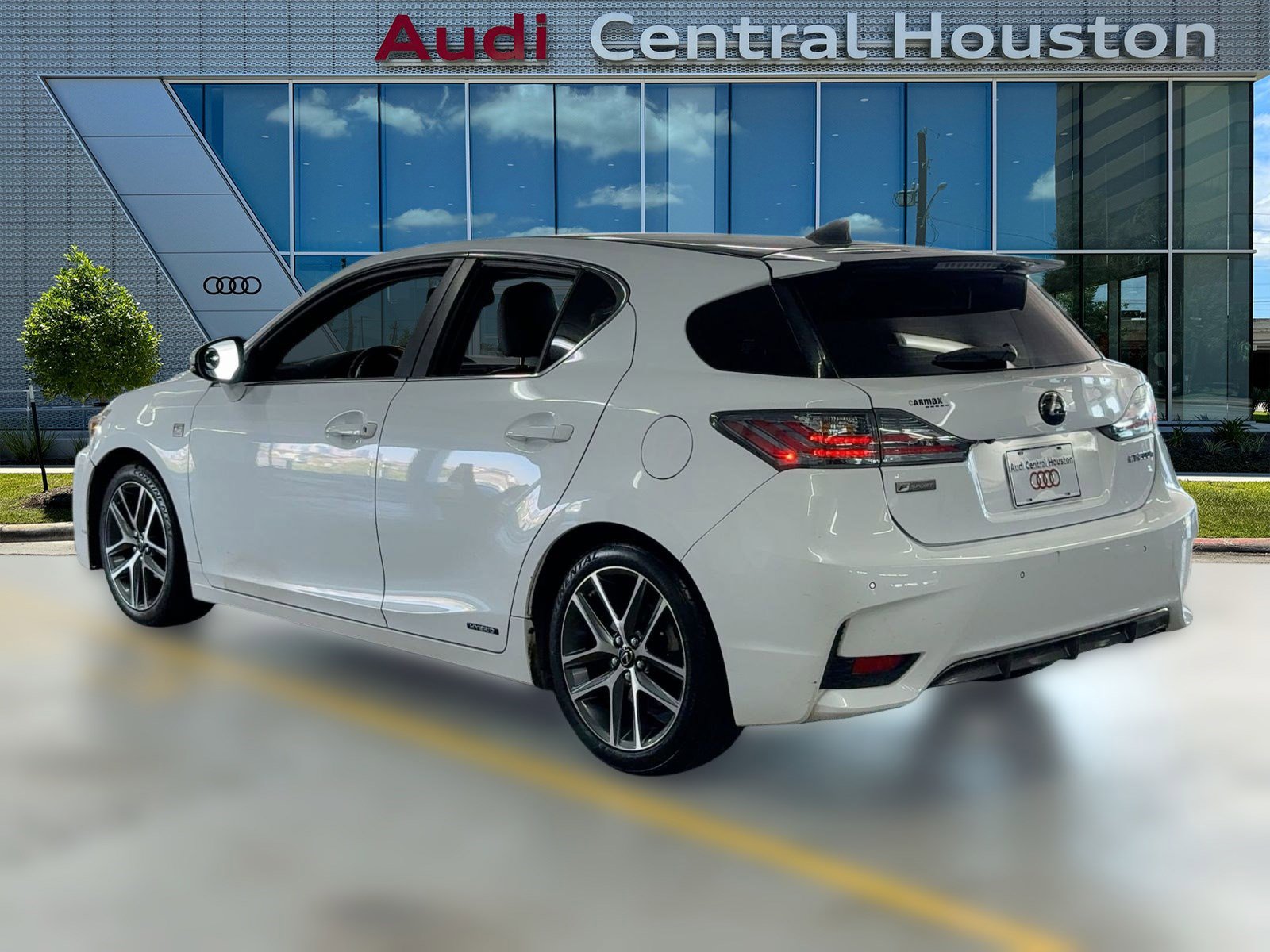2015 Lexus CT 200h photo 2