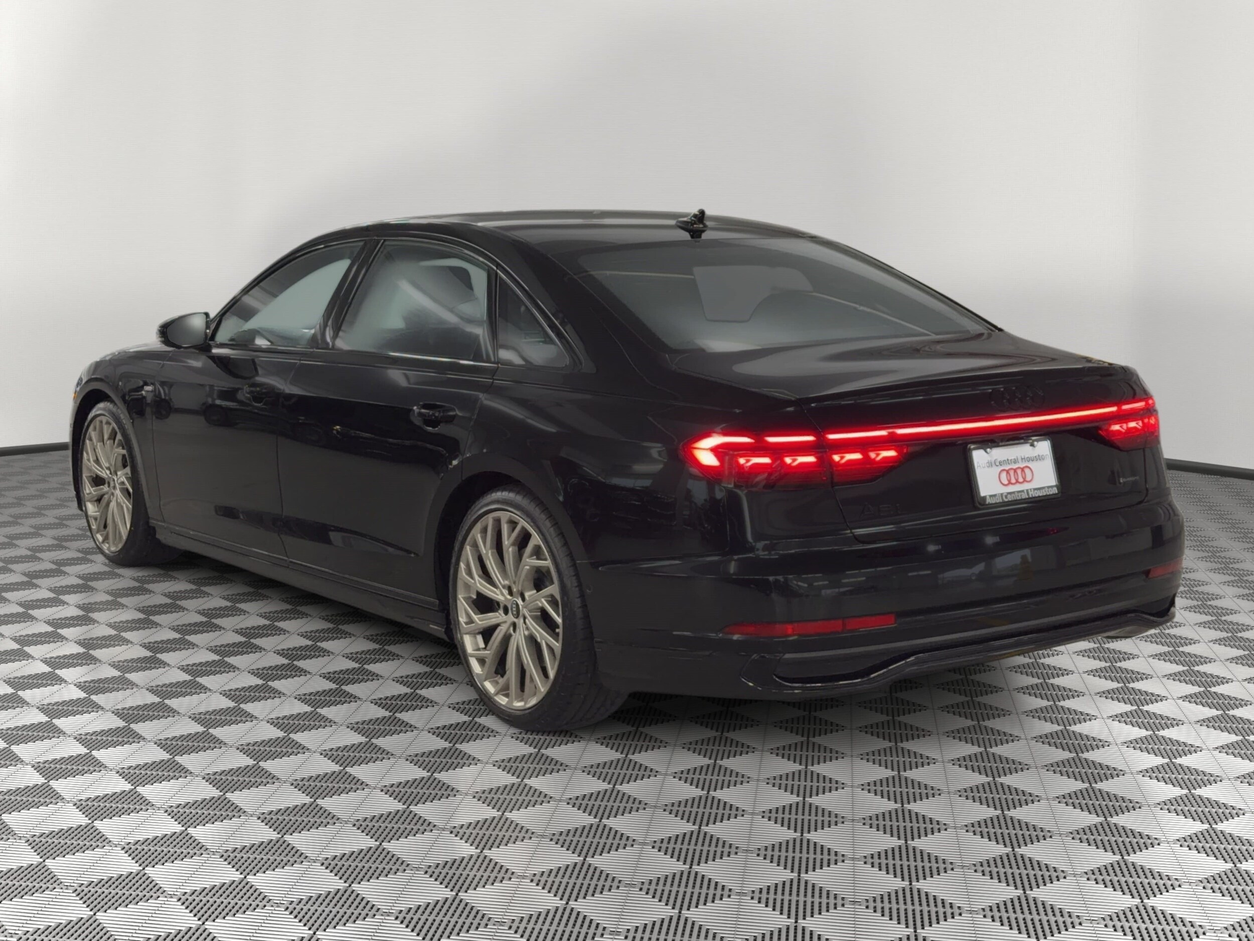 A8 L Quattro Sedan