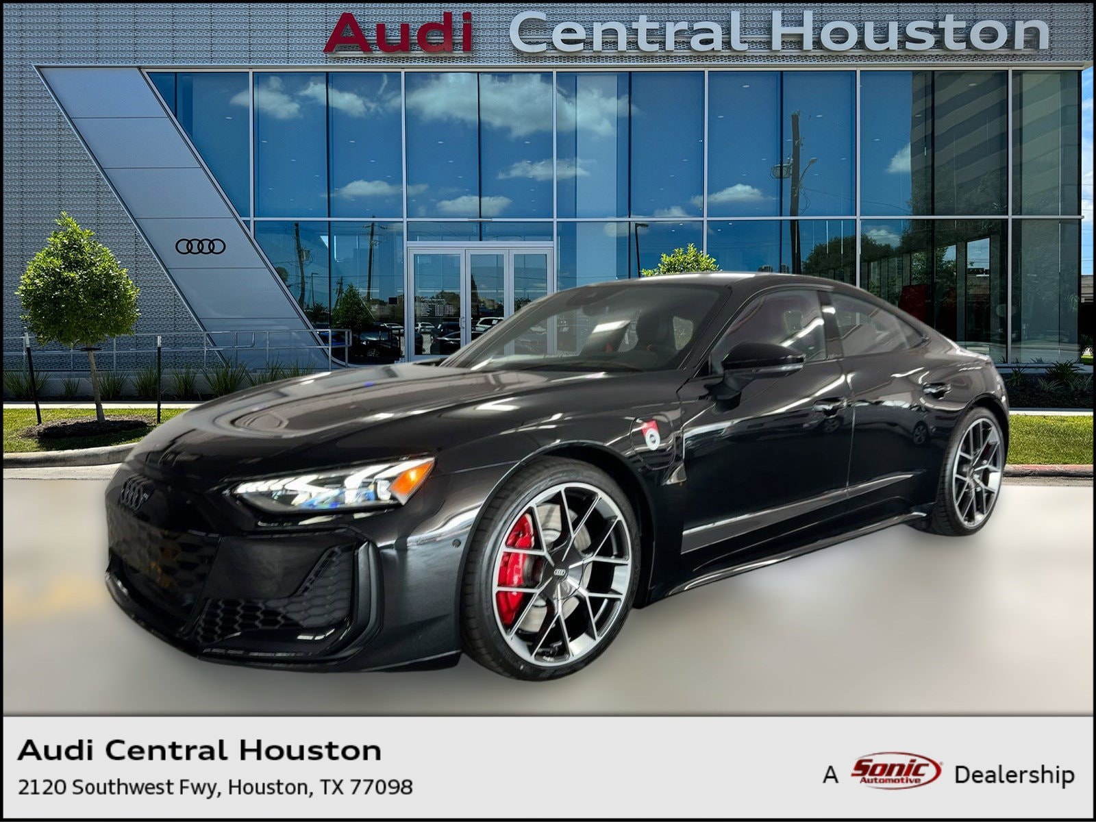 2026 Audi RS e-tron GT Performance Base's photo