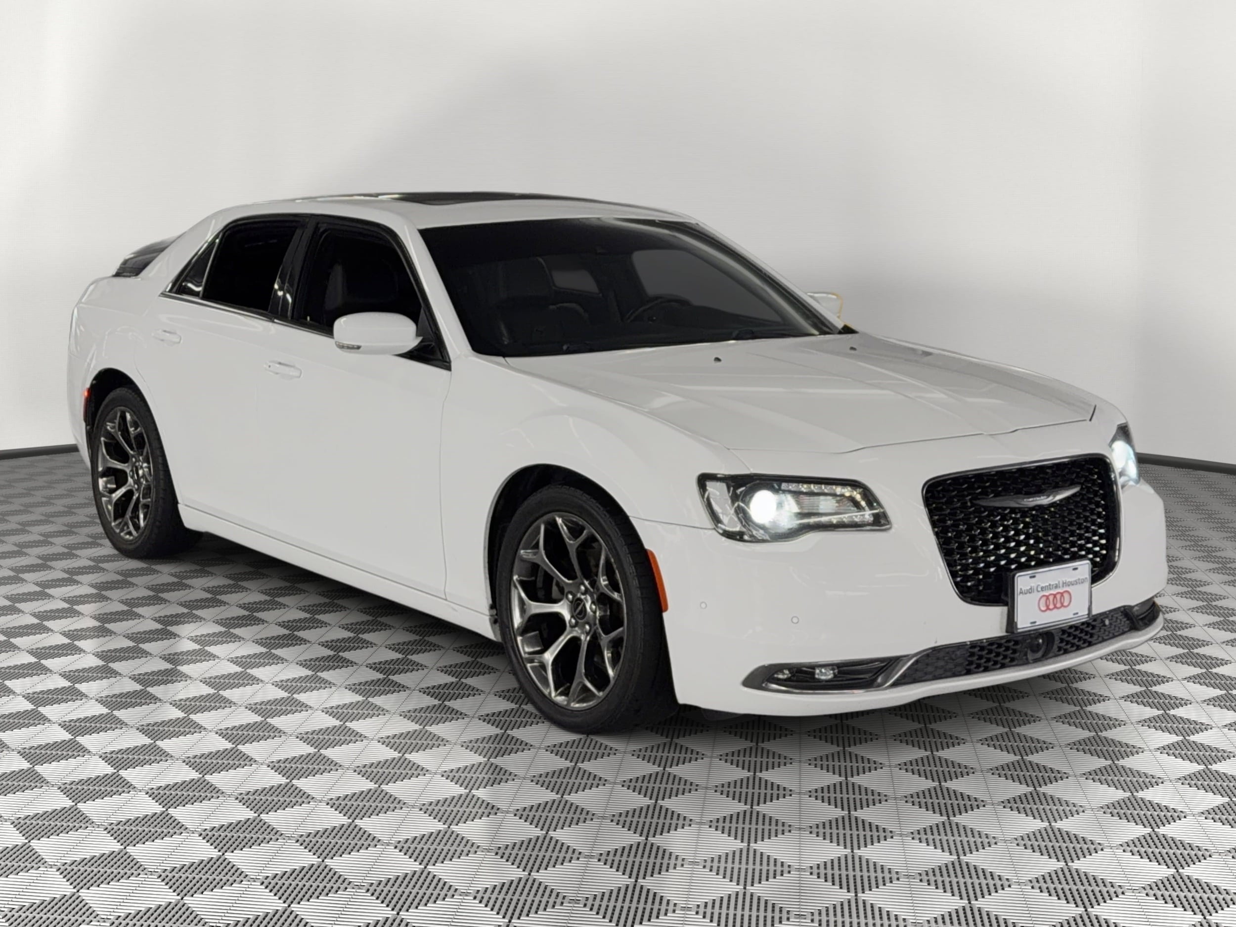 300 300S Sedan