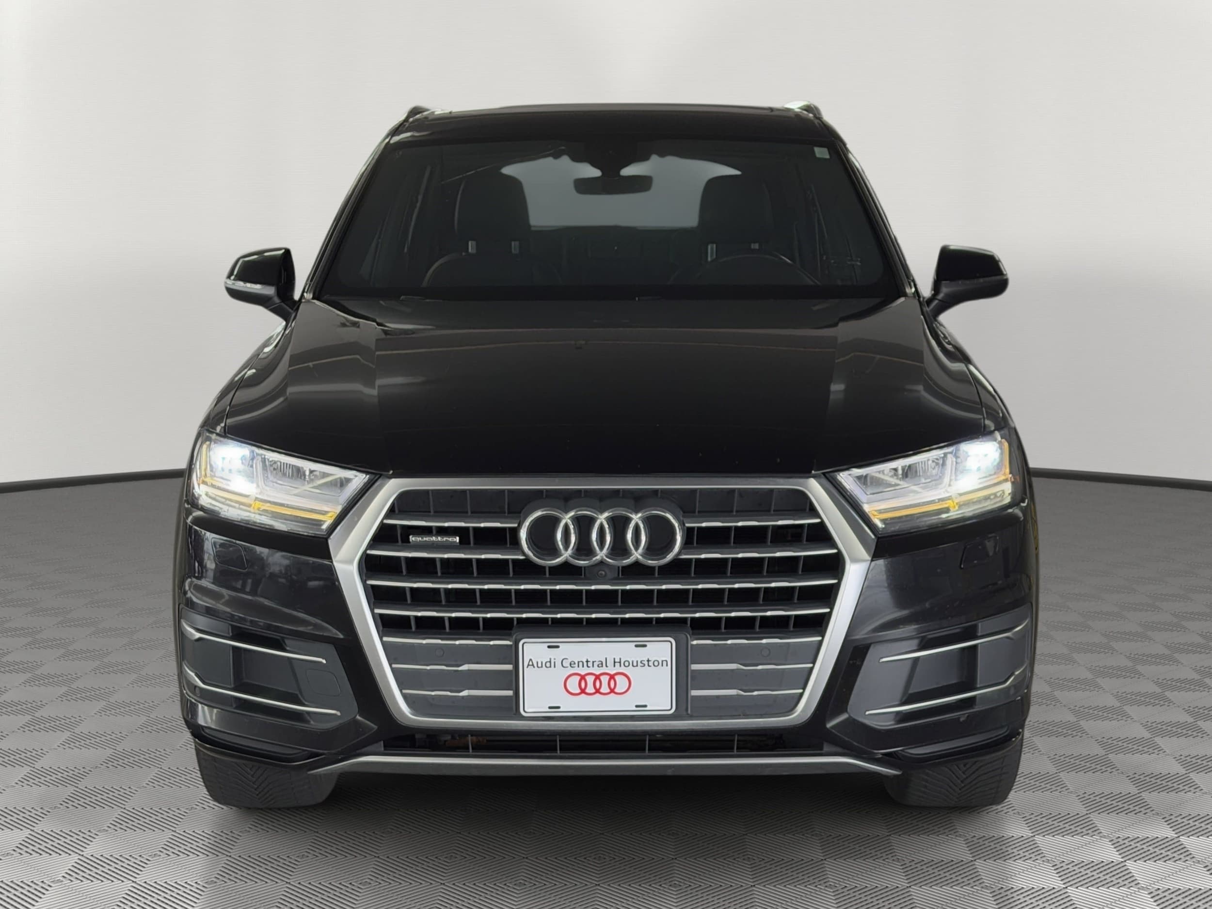 Q7 Premium Plus SUV