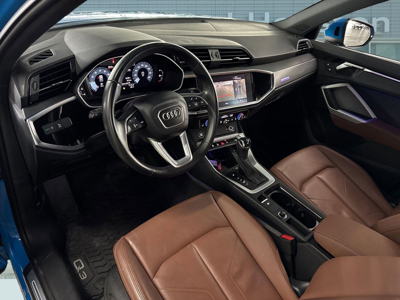 2022 Audi Q3 S line Premium Plus photo 4
