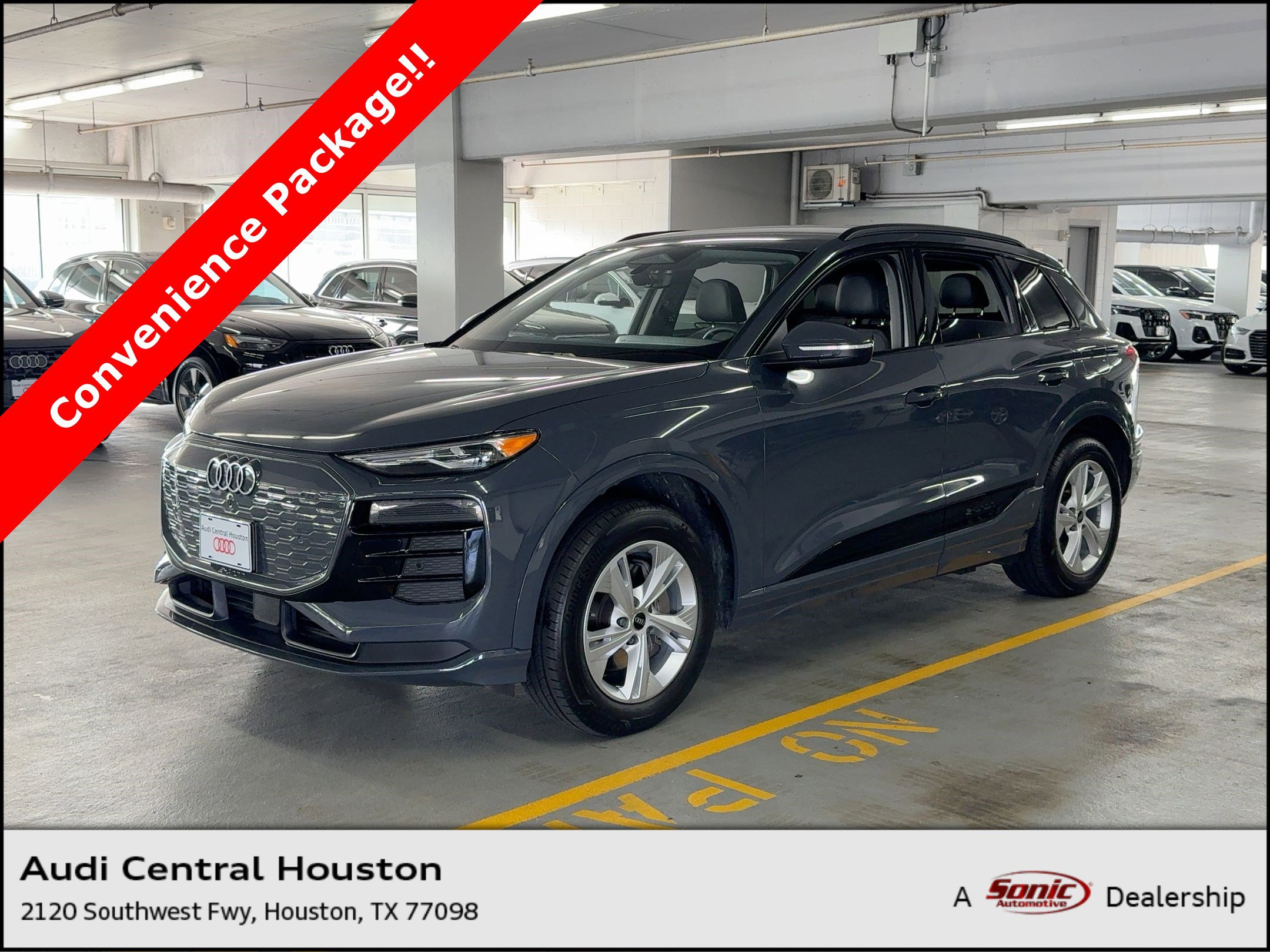 2025 Audi Q6 e-tron Premium's photo