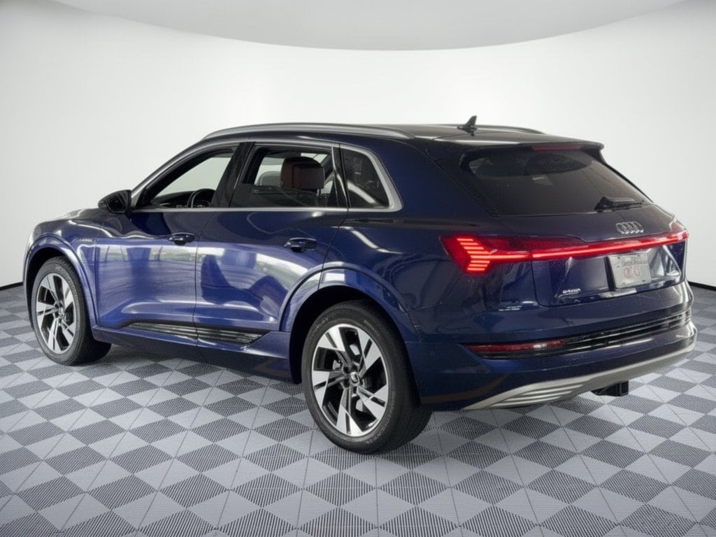 E-tron Premium Plus SUV