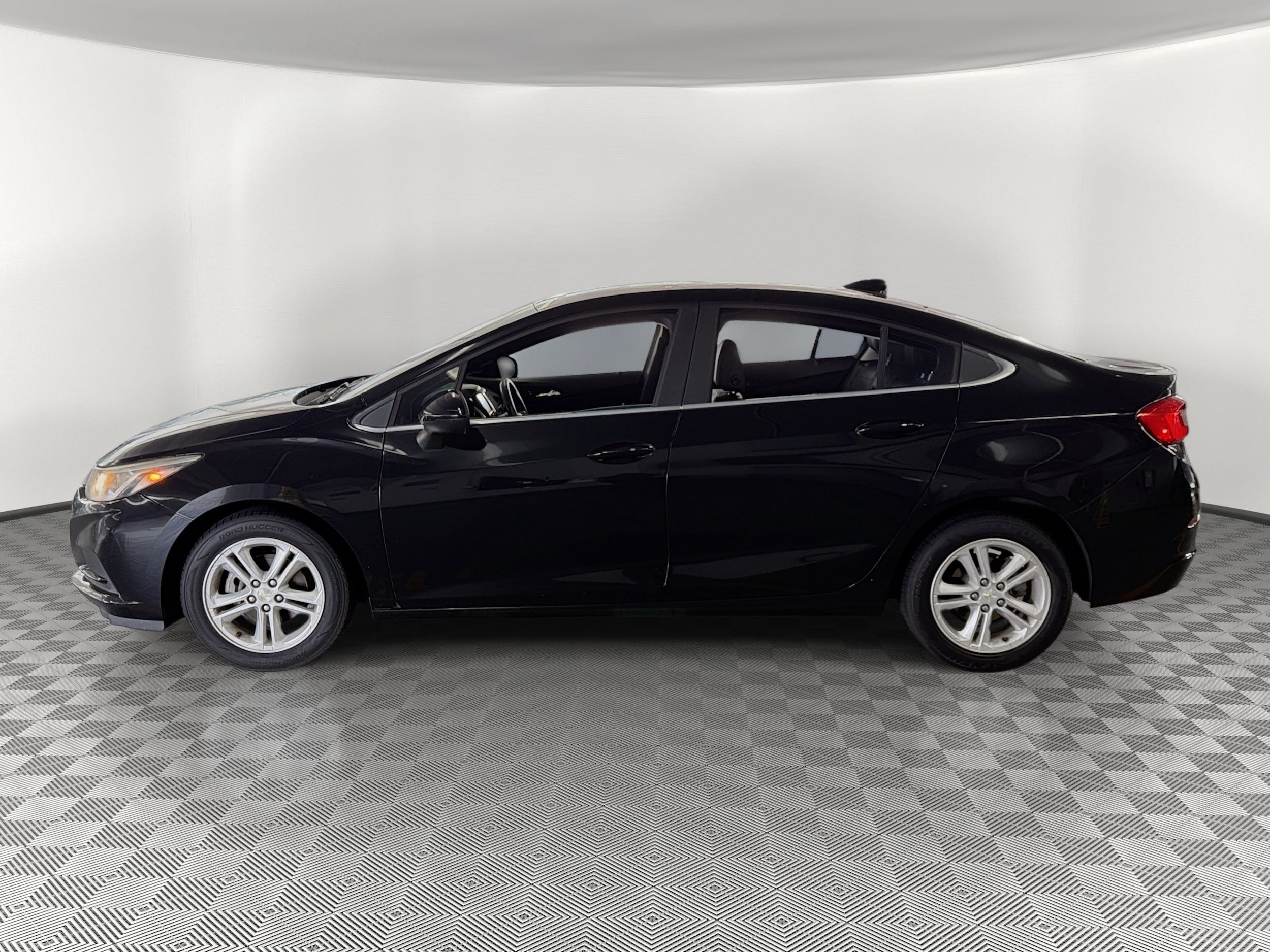 Cruze LT Sedan