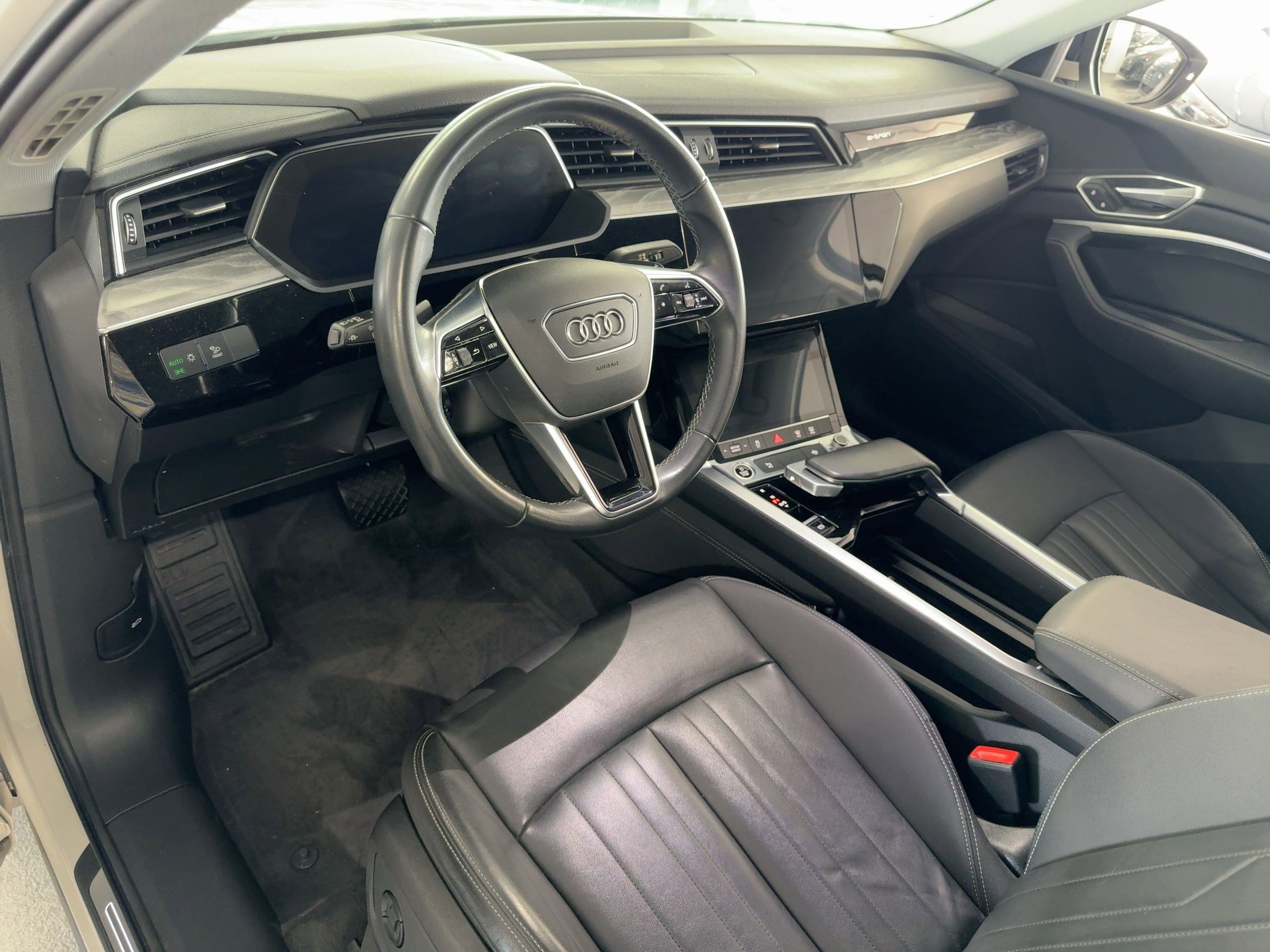 2022 Audi e-tron Sportback S line Premium photo 4