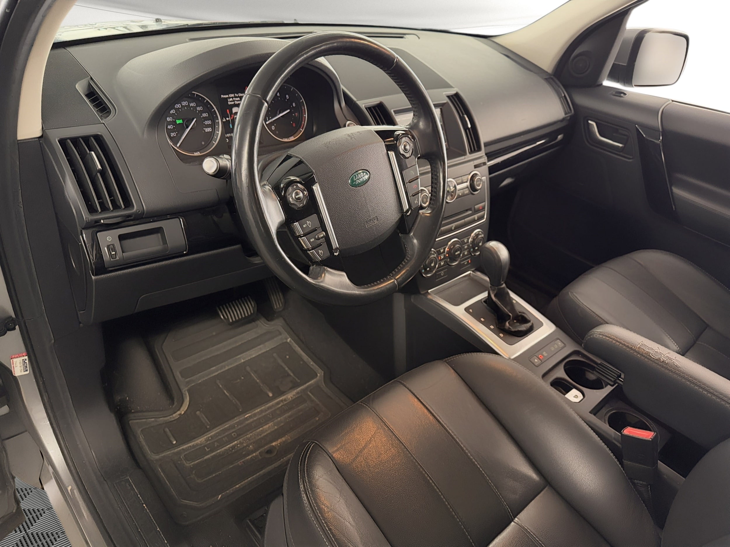 LR2 LR2 (AWD 4dr) SUV