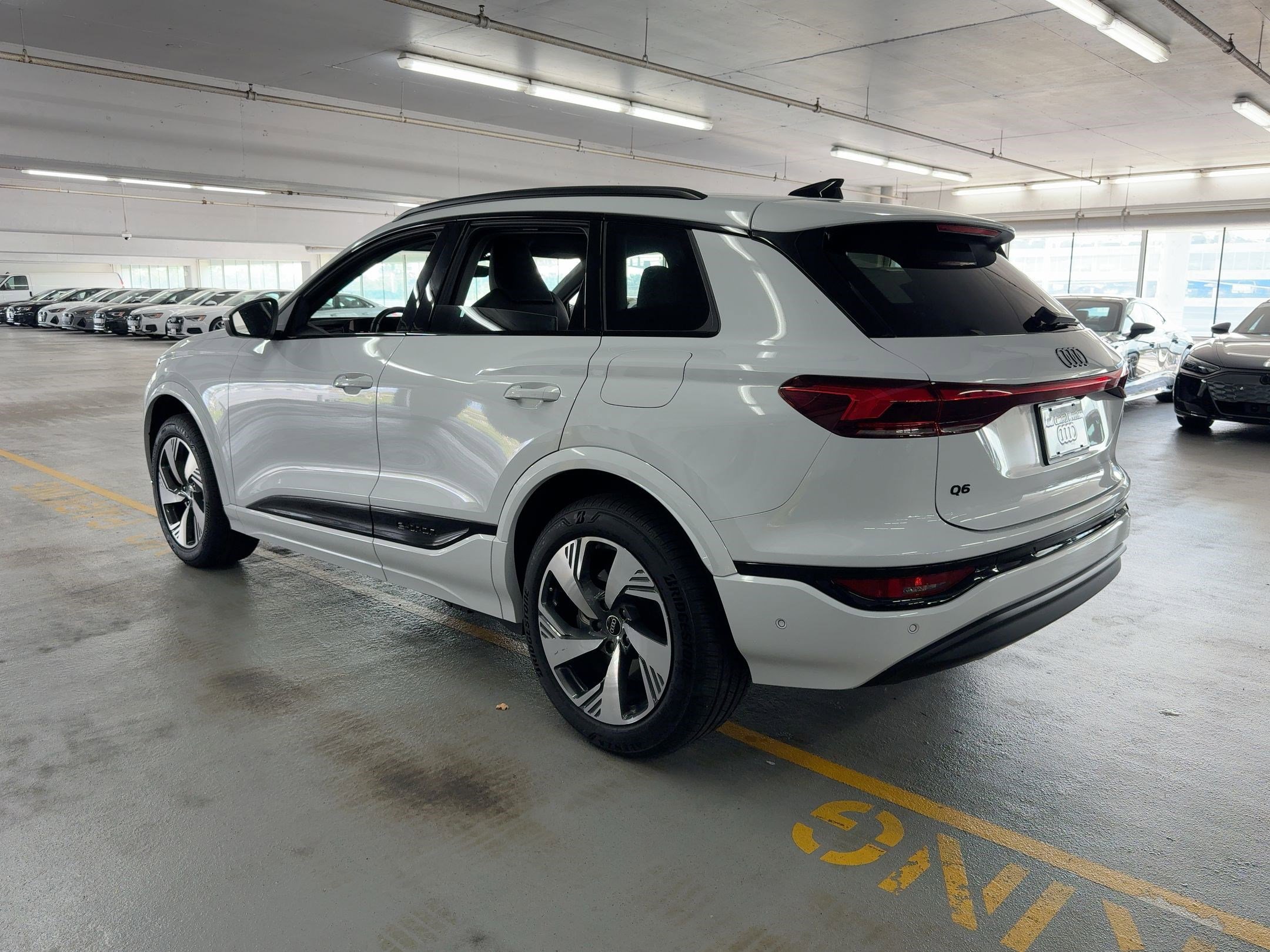 2025 Audi Q6 E-tron Premium Plus photo 3