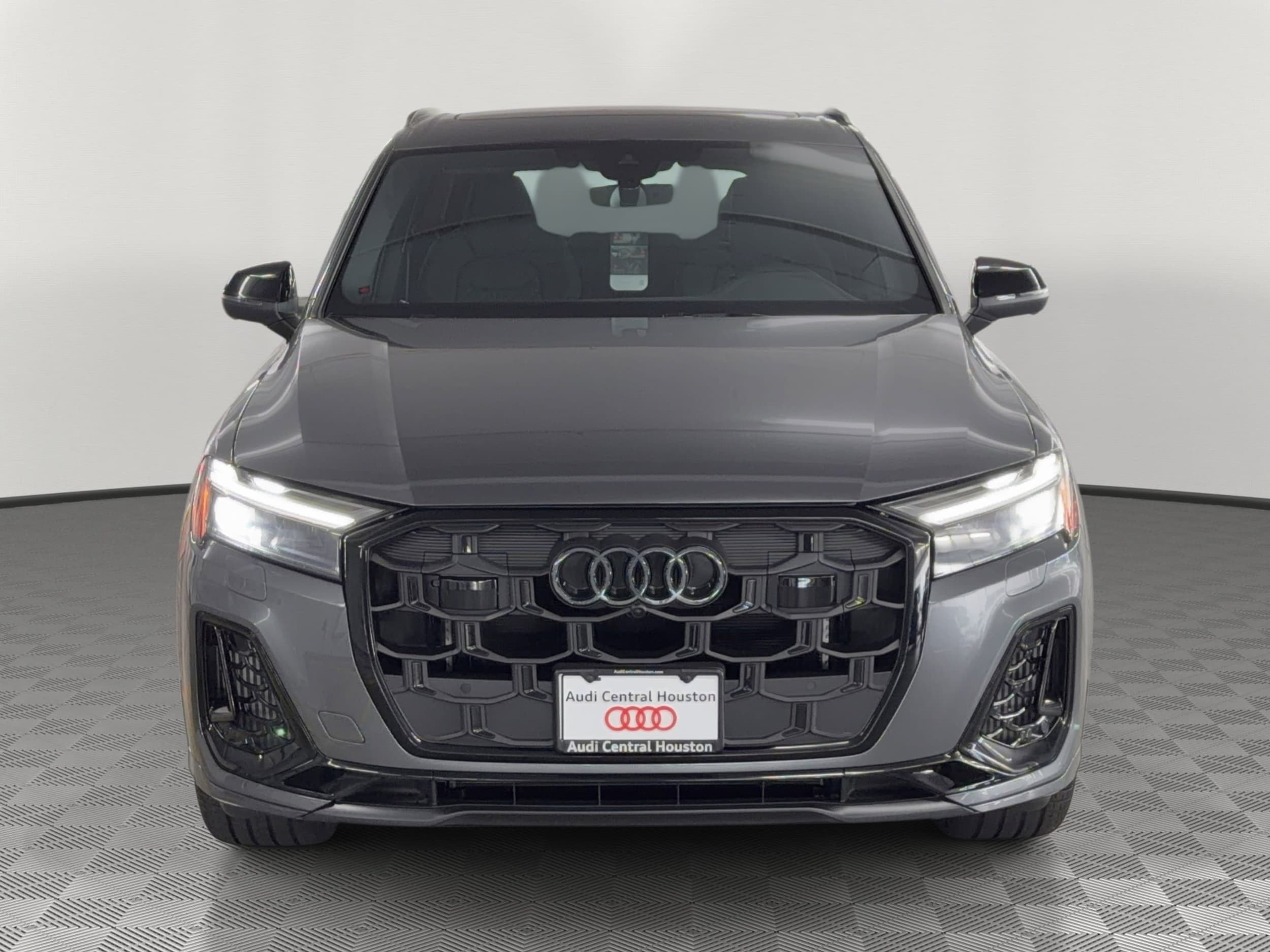SQ7 Premium Plus SUV