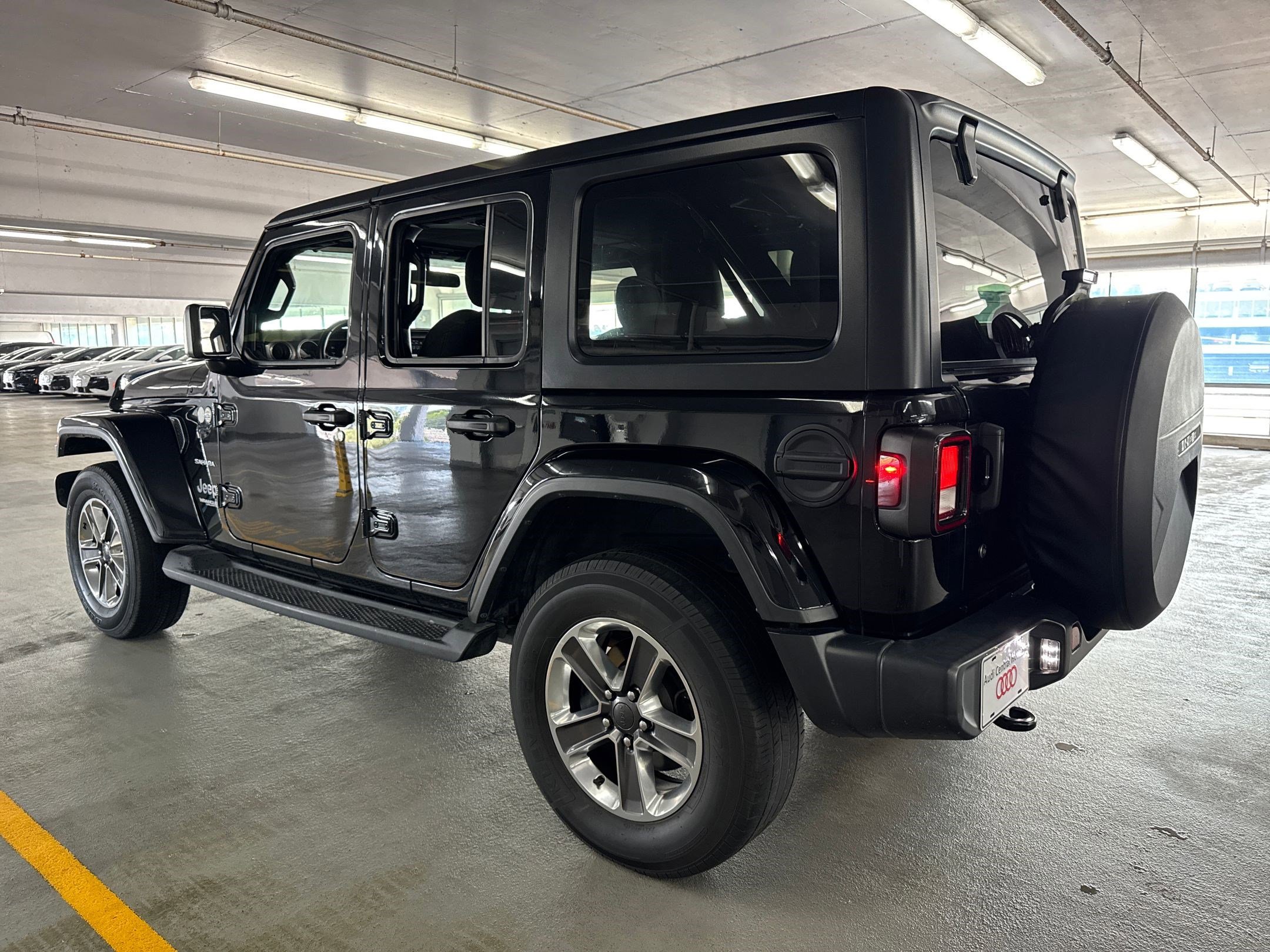2020 Jeep Wrangler Unlimited Sahara photo 3