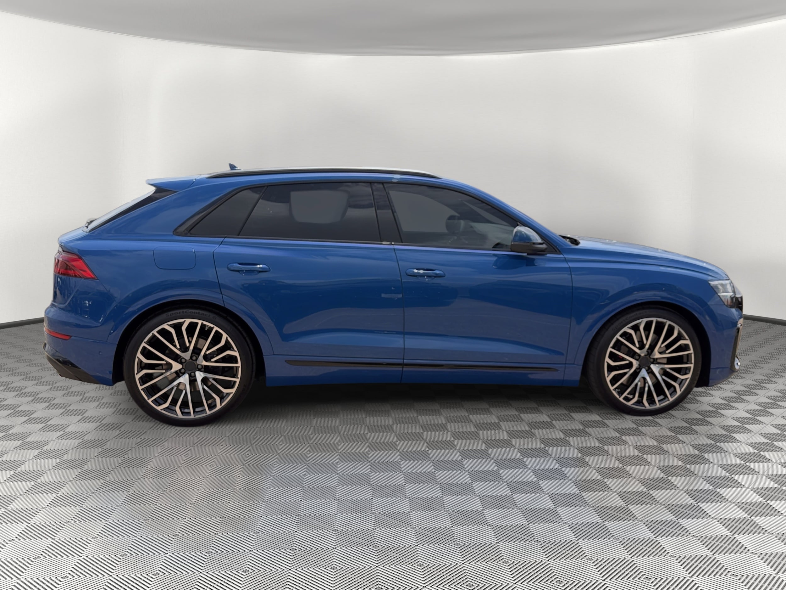 SQ8 Prestige SUV