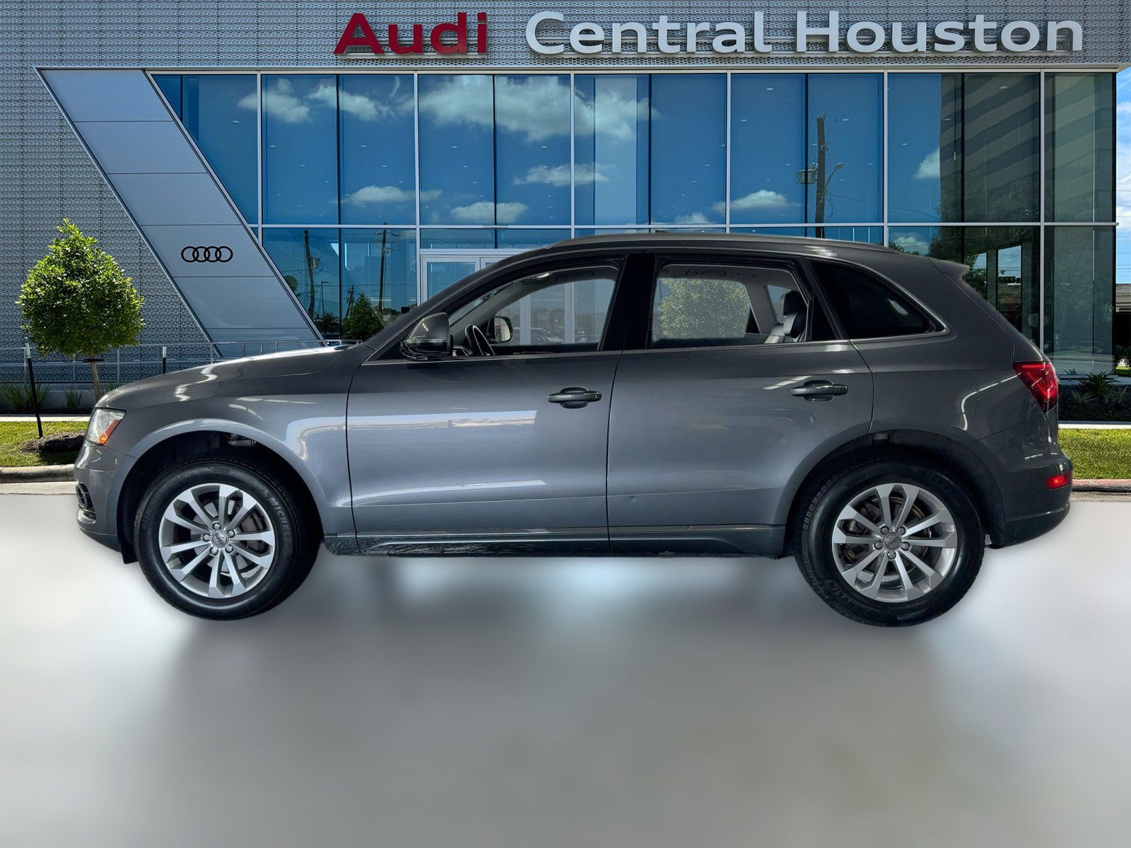 2016 Audi Q5 Premium Plus photo 2