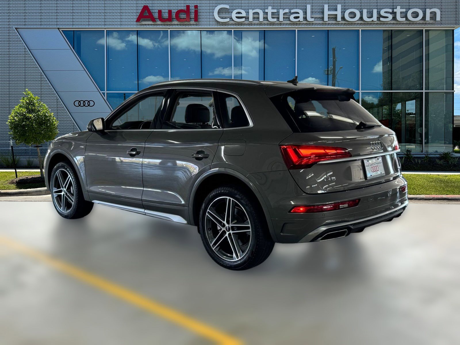2023 Audi Q5 S line Premium Plus photo 2