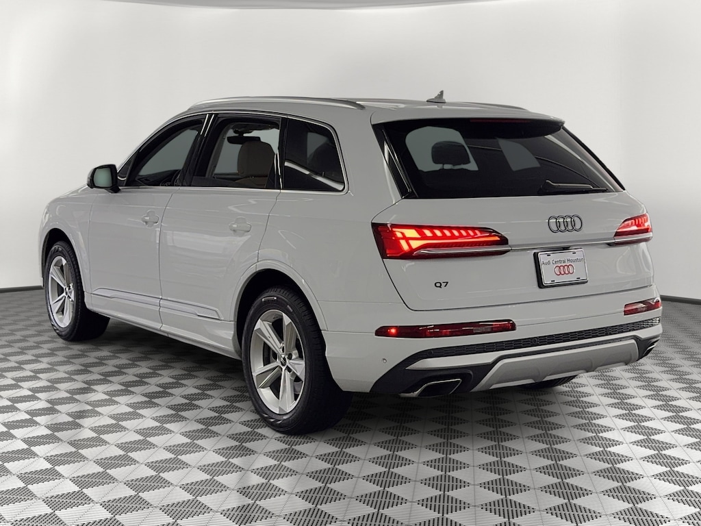 Certified 2025 Audi Q7 Premium SUV