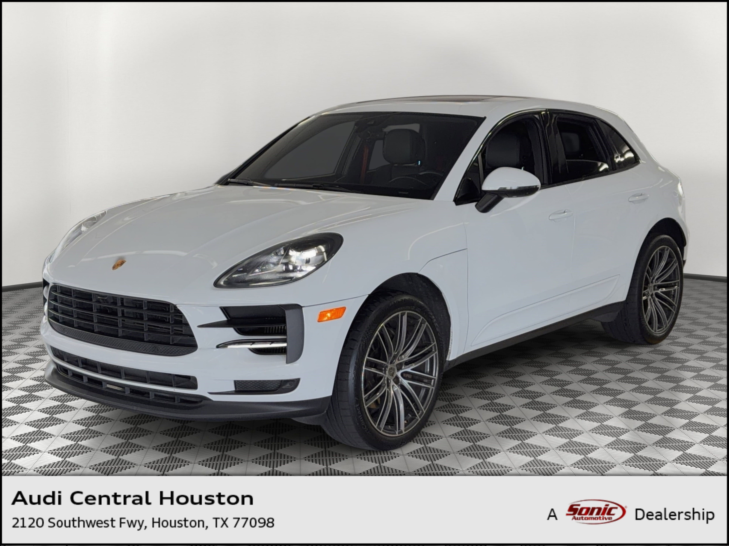 2021 Porsche Macan S's photo