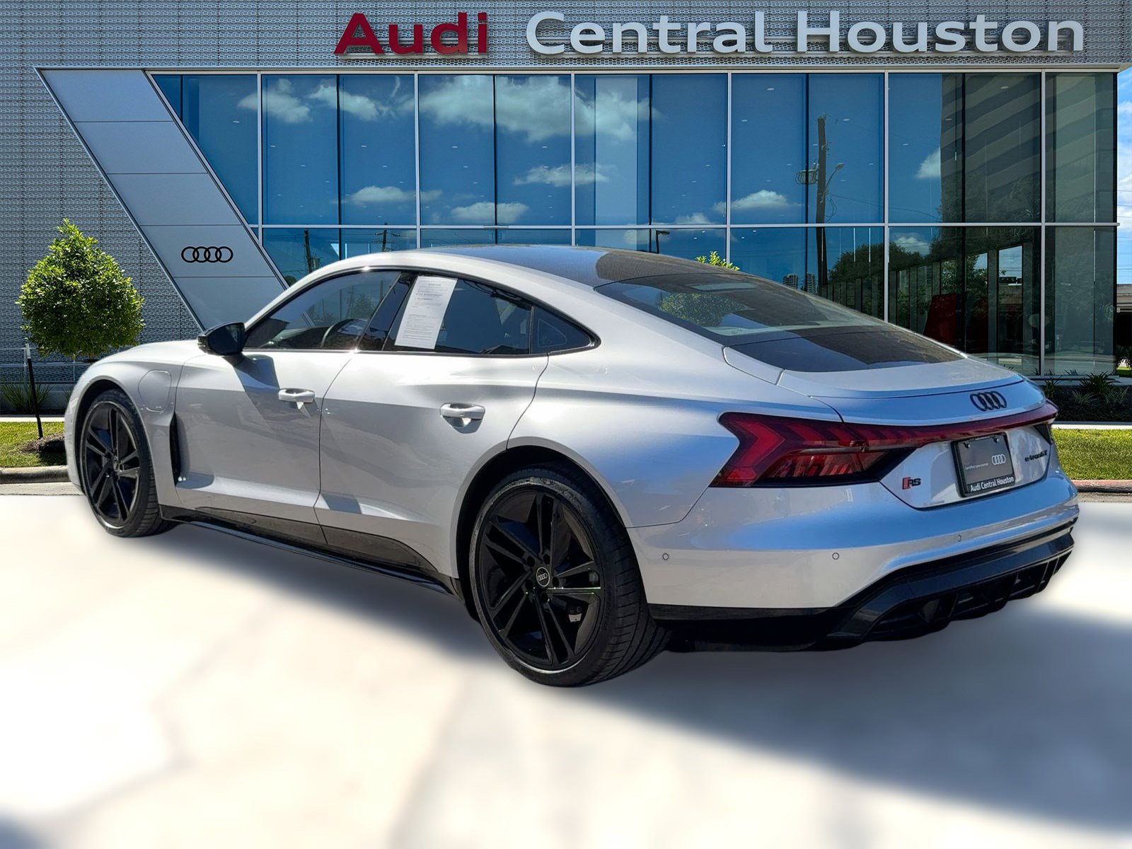 2023 Audi RS e-tron GT Base photo 3