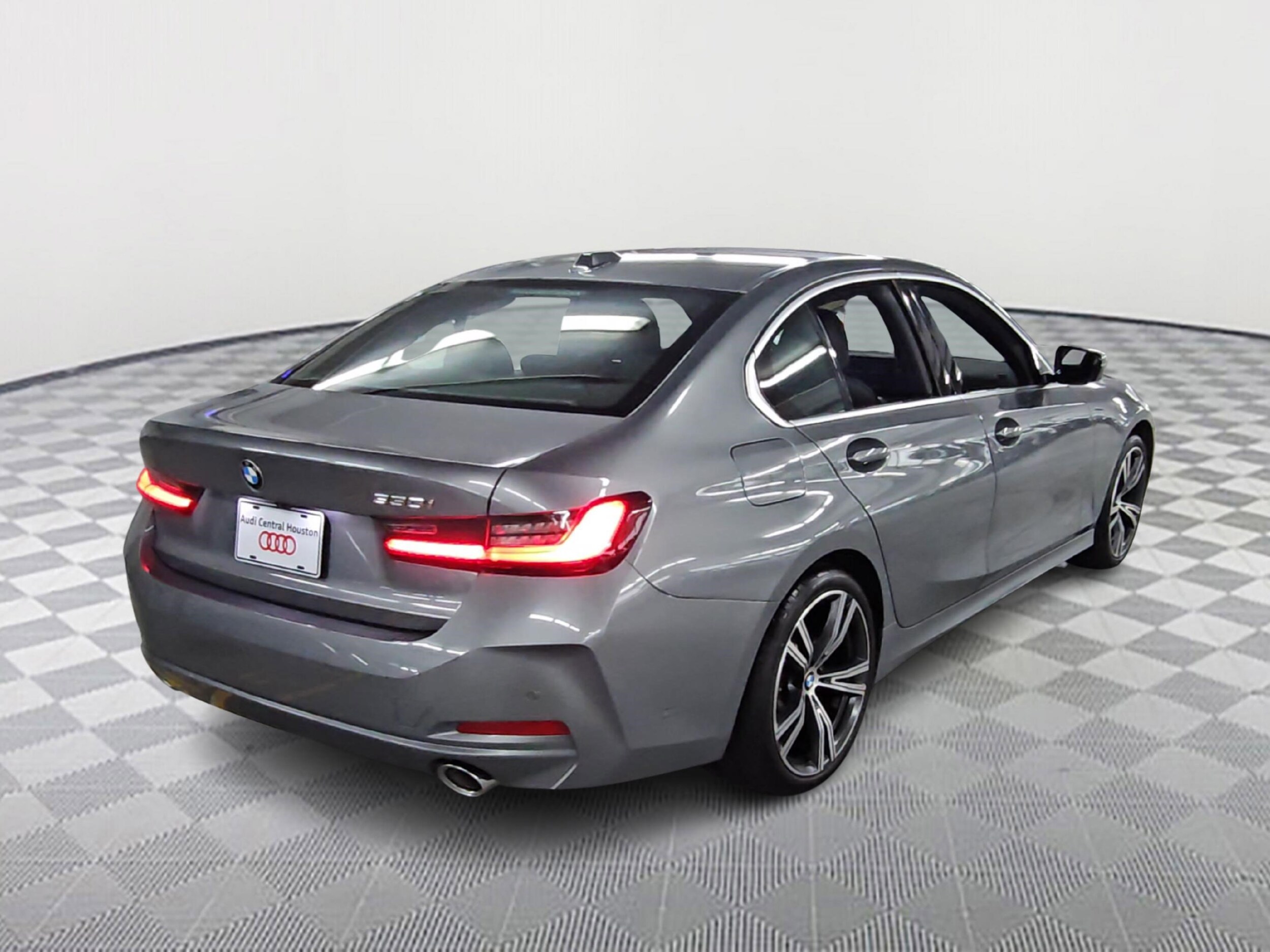 2024 Bmw 330i photo 4