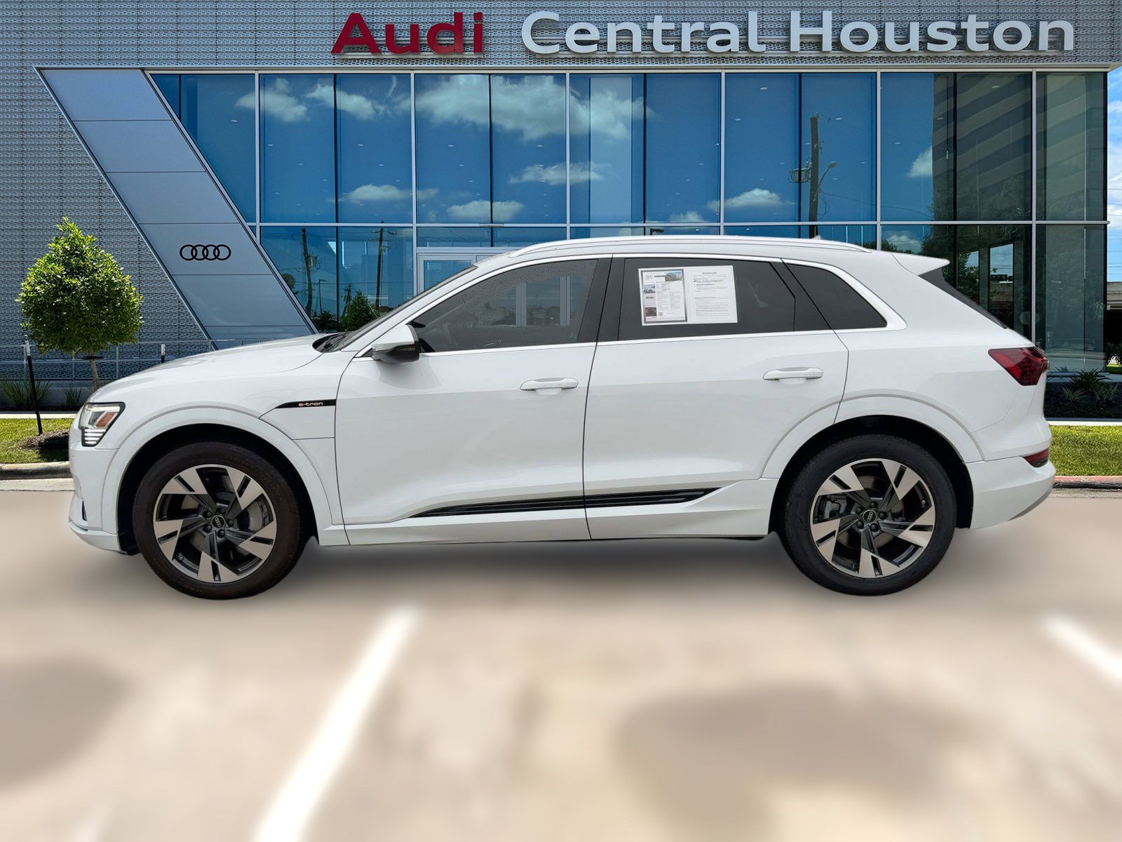Used 2022 Audi e-tron Premium with VIN WA1AAAGE3NB019558 for sale in Houston, TX