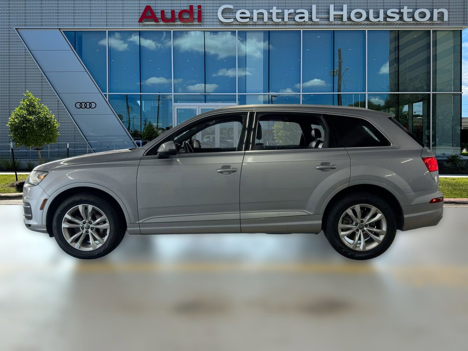 2019 Audi Q7 Premium photo 2