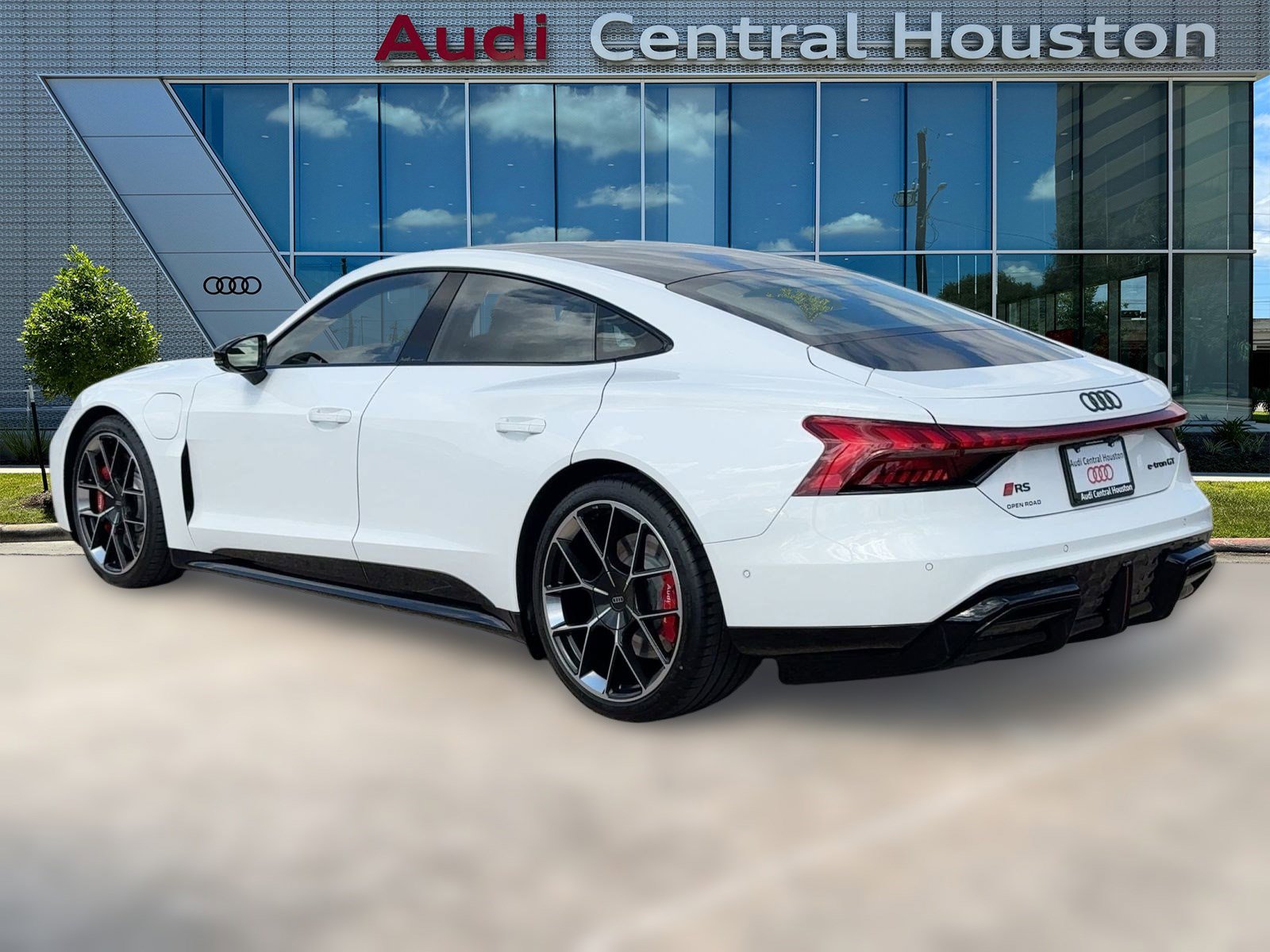 2025 Audi RS e-tron GT photo 3