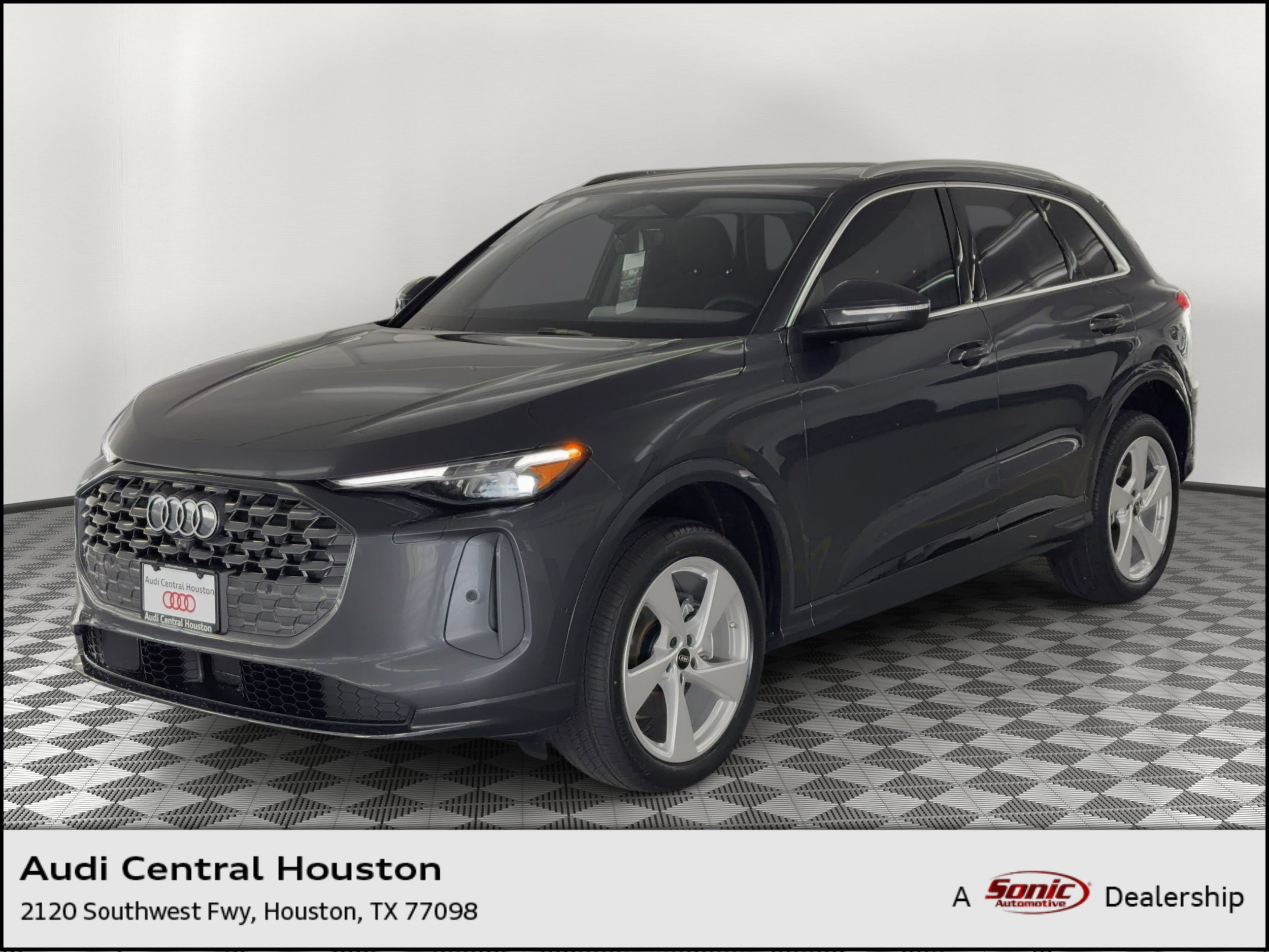 2026 Audi Q5 Premium Plus quattro's photo