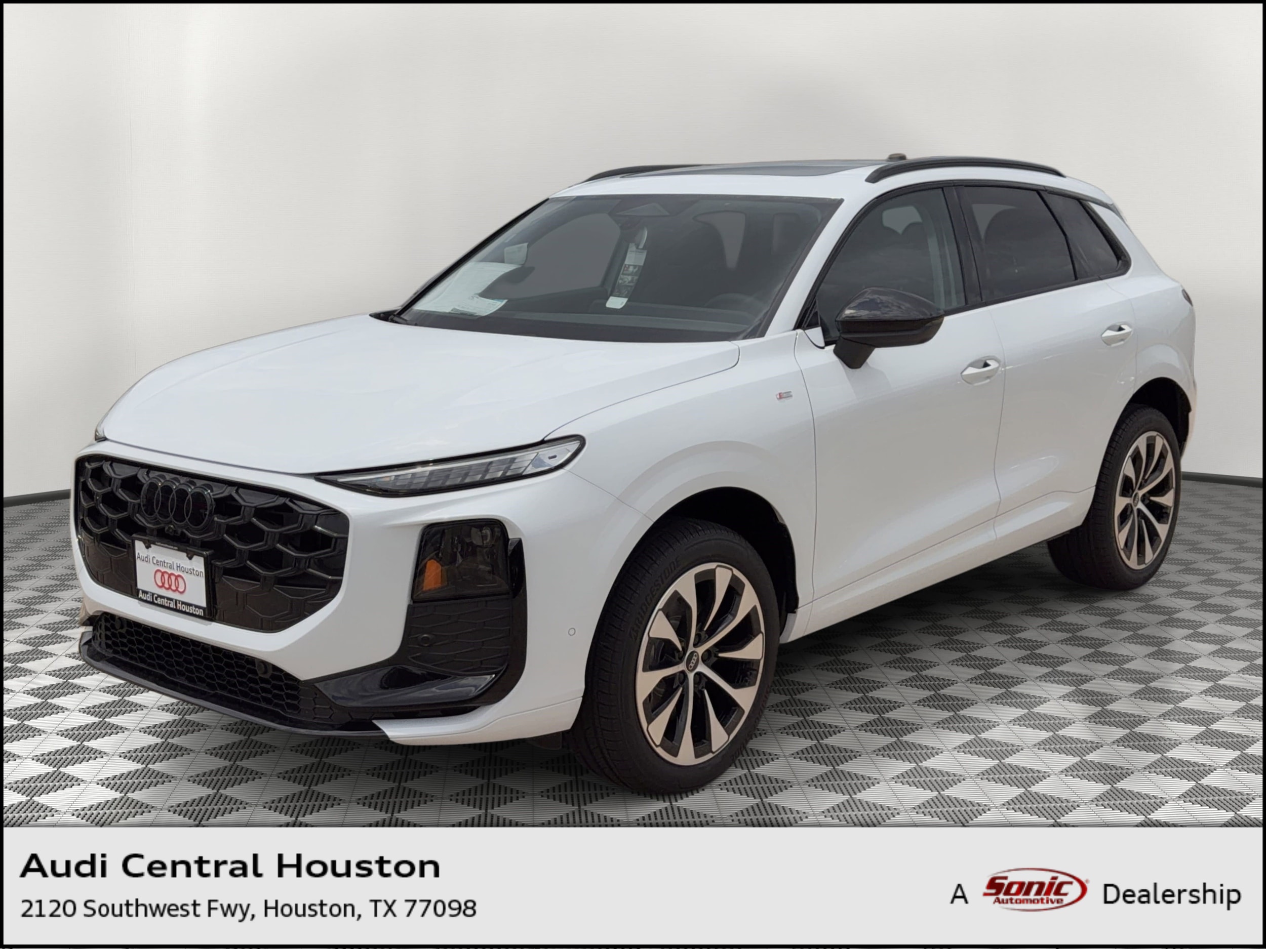 2026 Audi Q3 S line quattro's photo