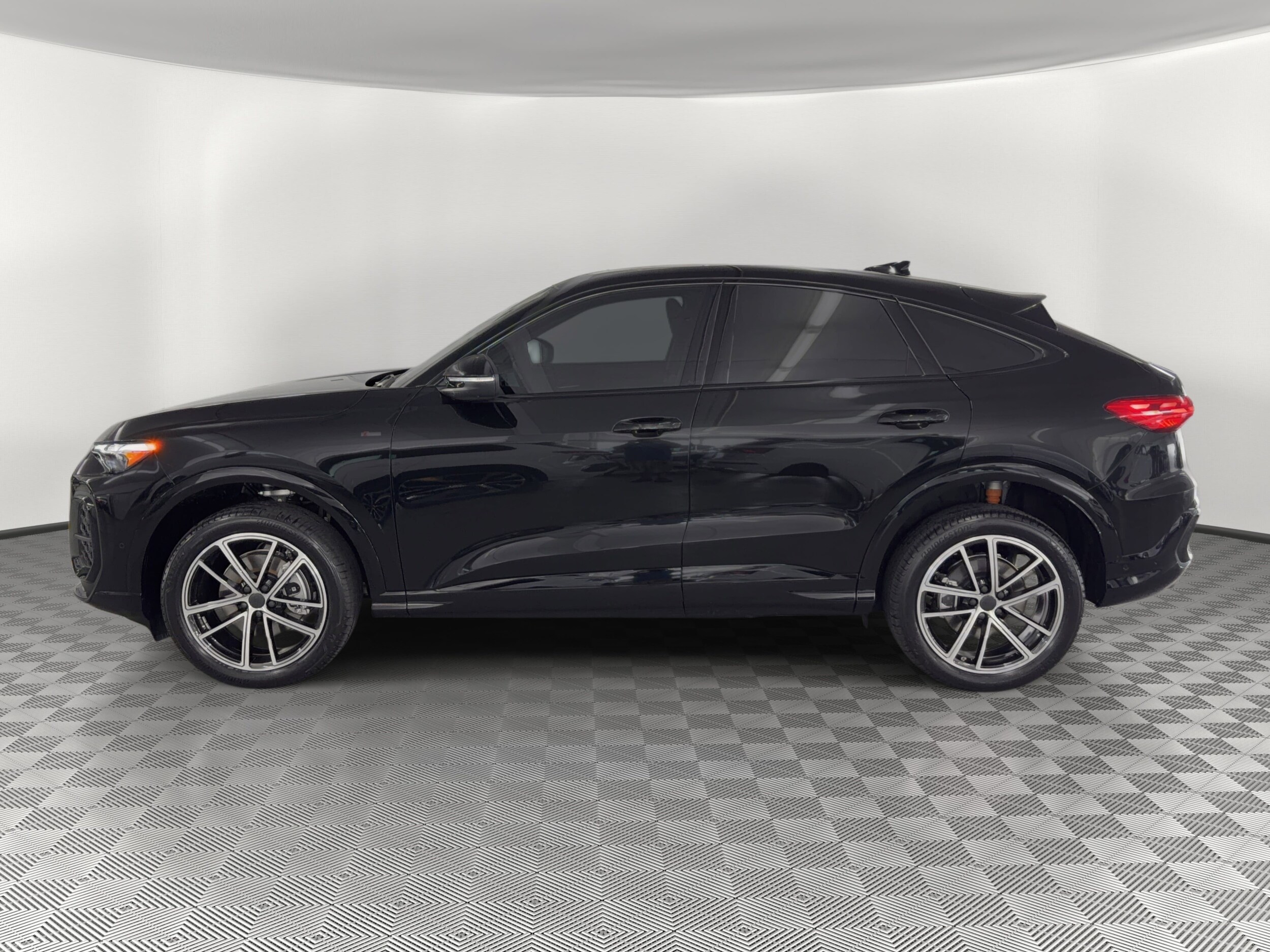 Q5 Sportback Premium Plus SUV