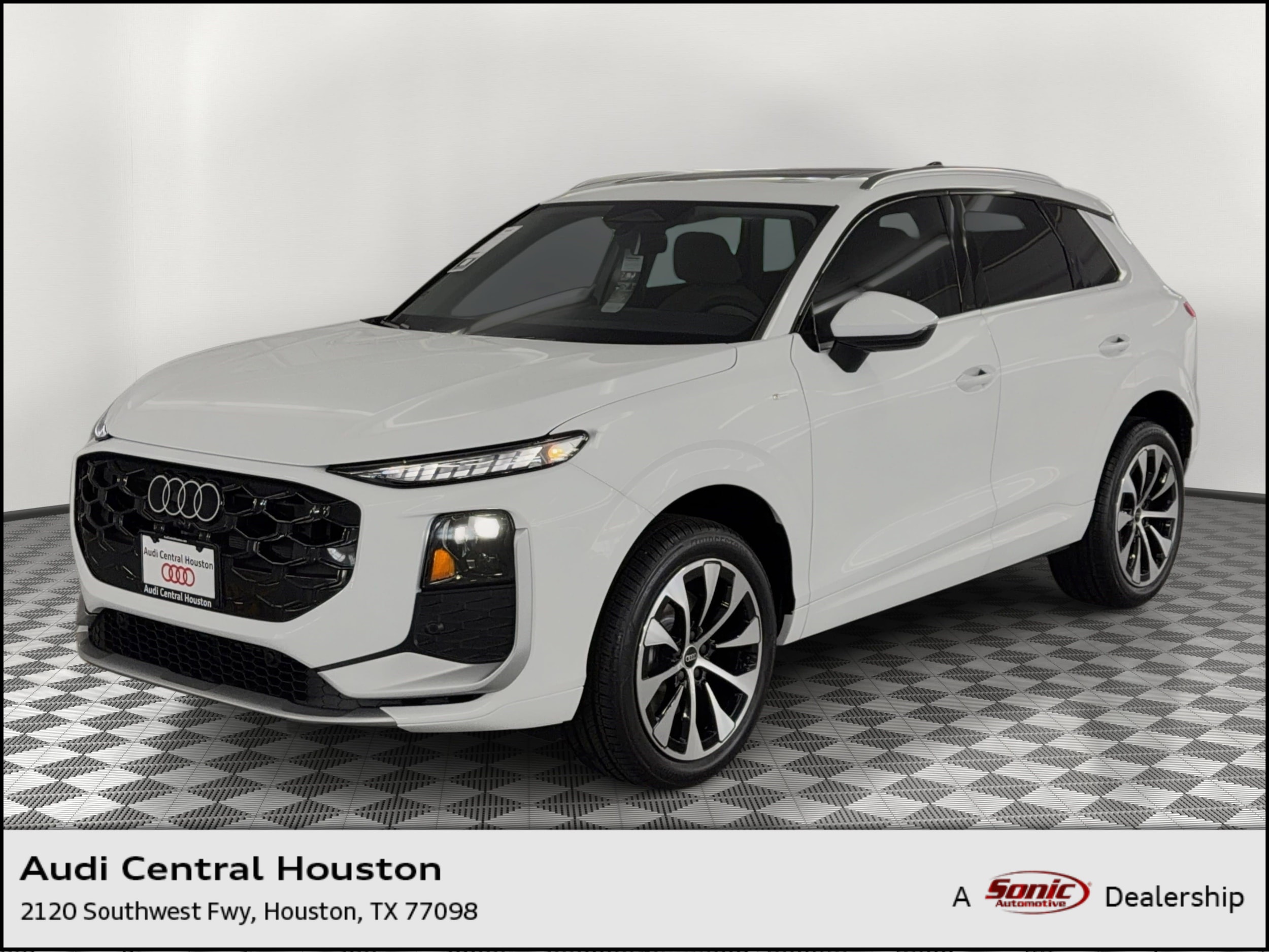 2026 Audi Q3 S line quattro's photo