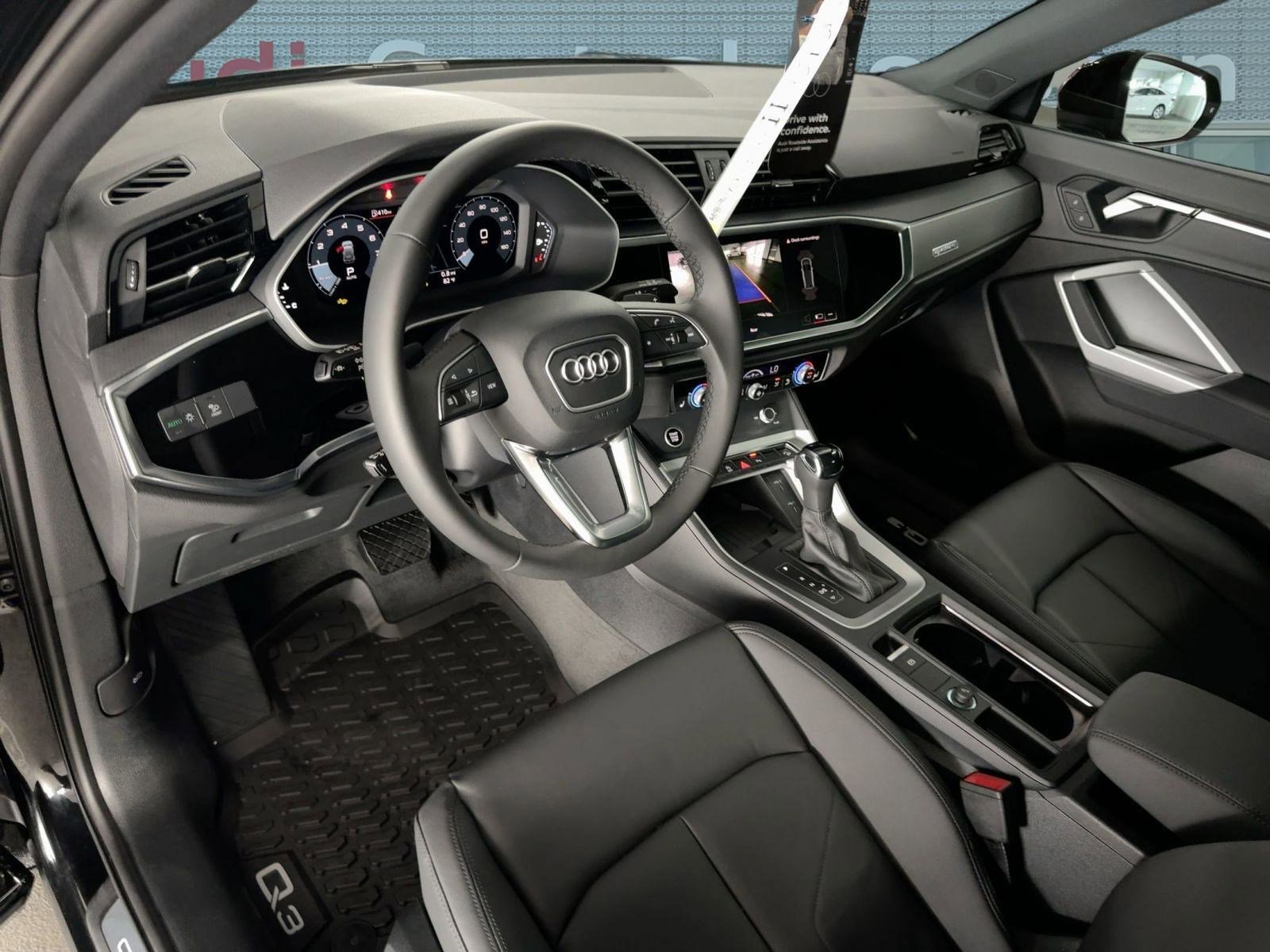2025 Audi Q3 S line Premium photo 3