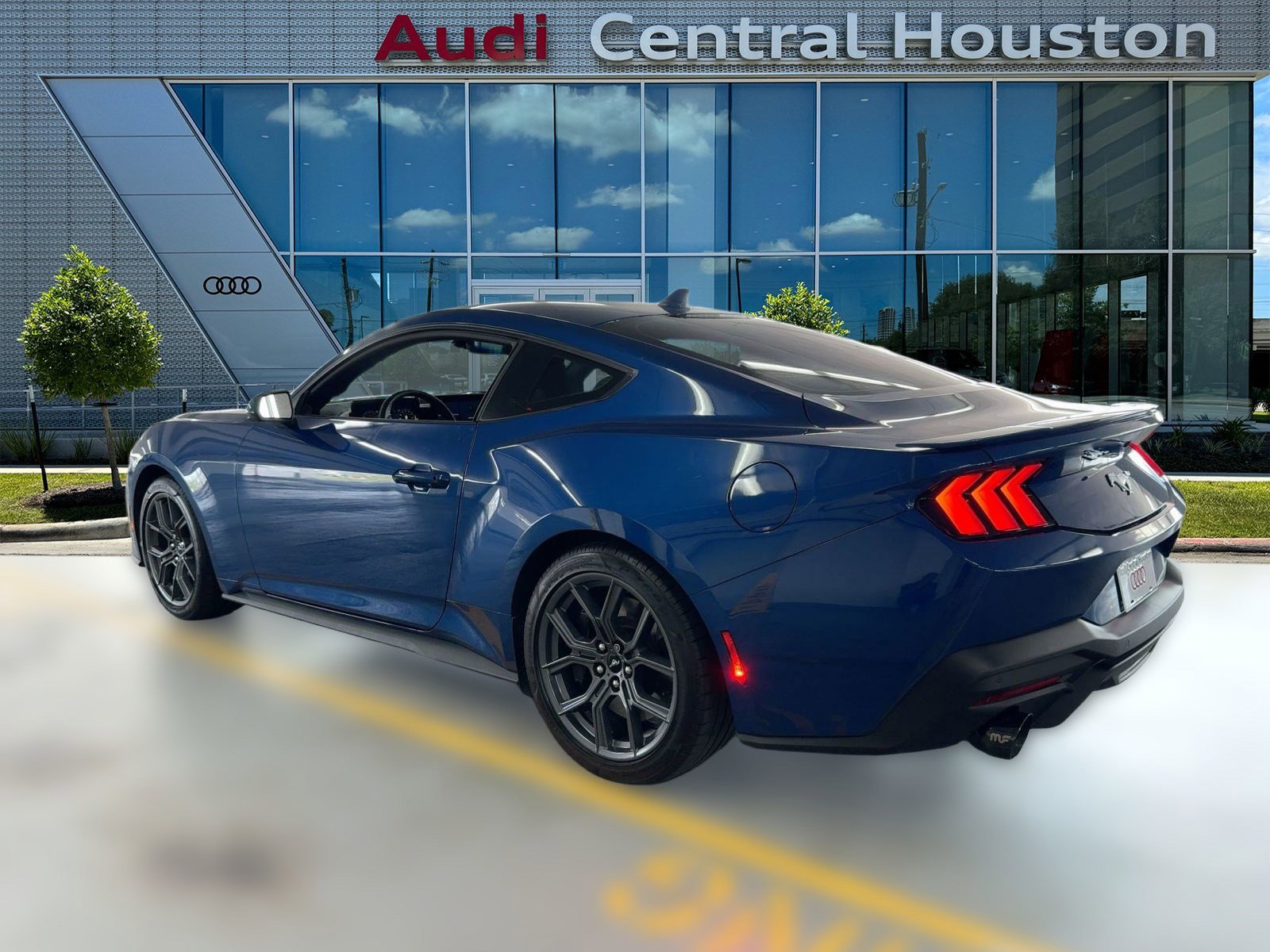 2024 Ford Mustang EcoBoost photo 2