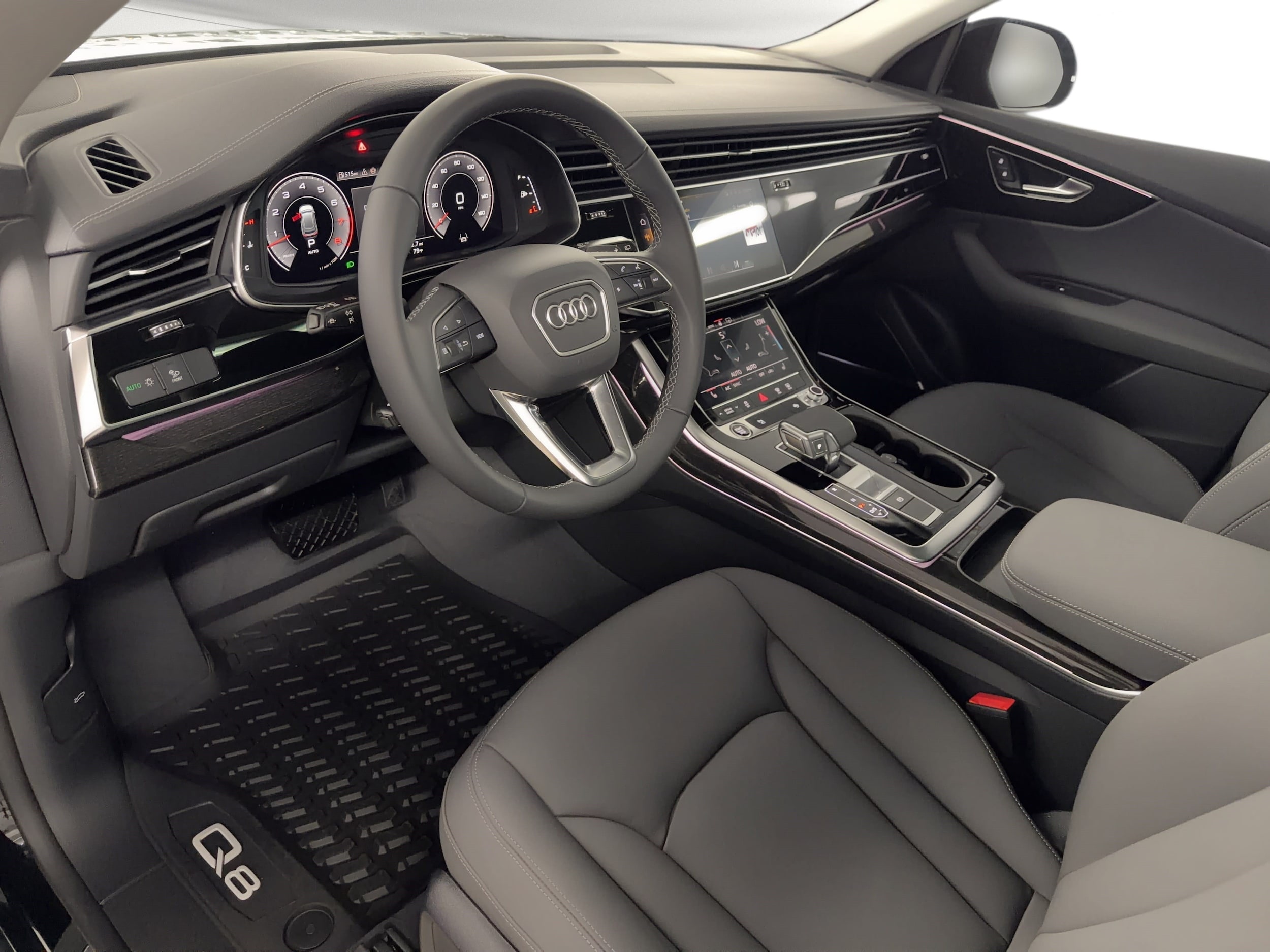 Q8 Premium SUV