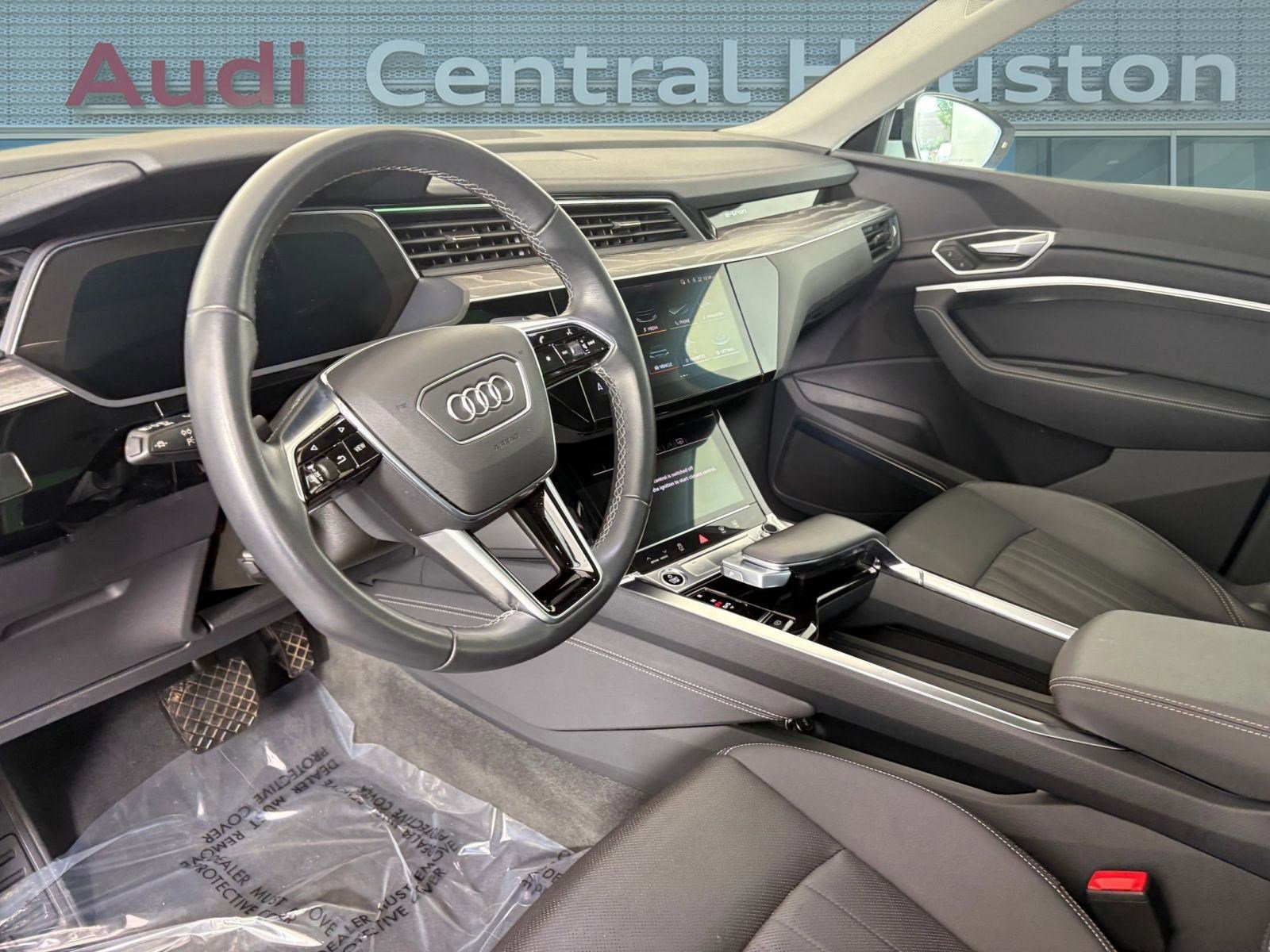 2022 Audi e-tron Sportback S line Premium Plus photo 3