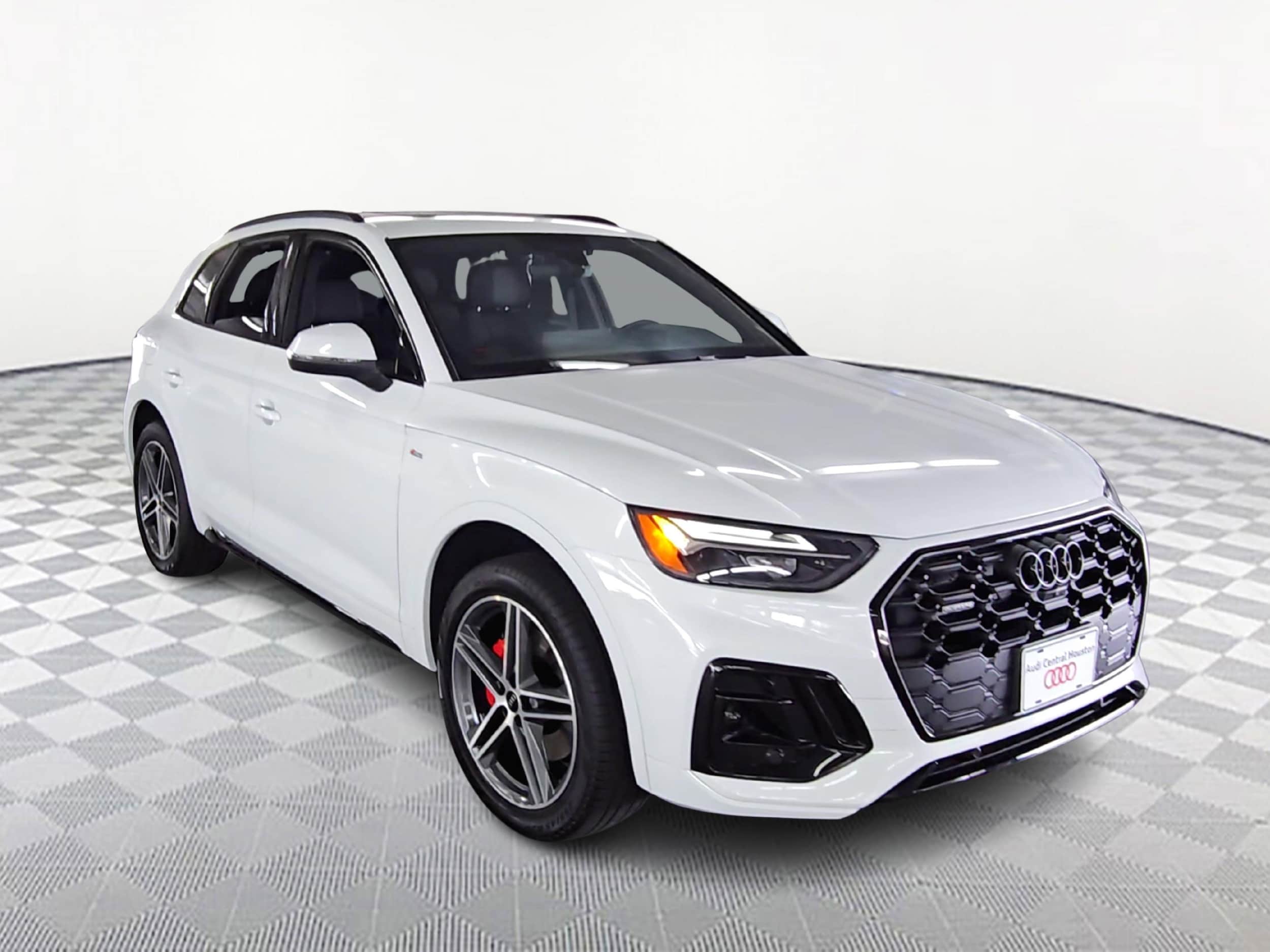 Used 2025 Audi Q5 Premium Plus with VIN WA1E2AFY5S2060389 for sale in Houston, TX