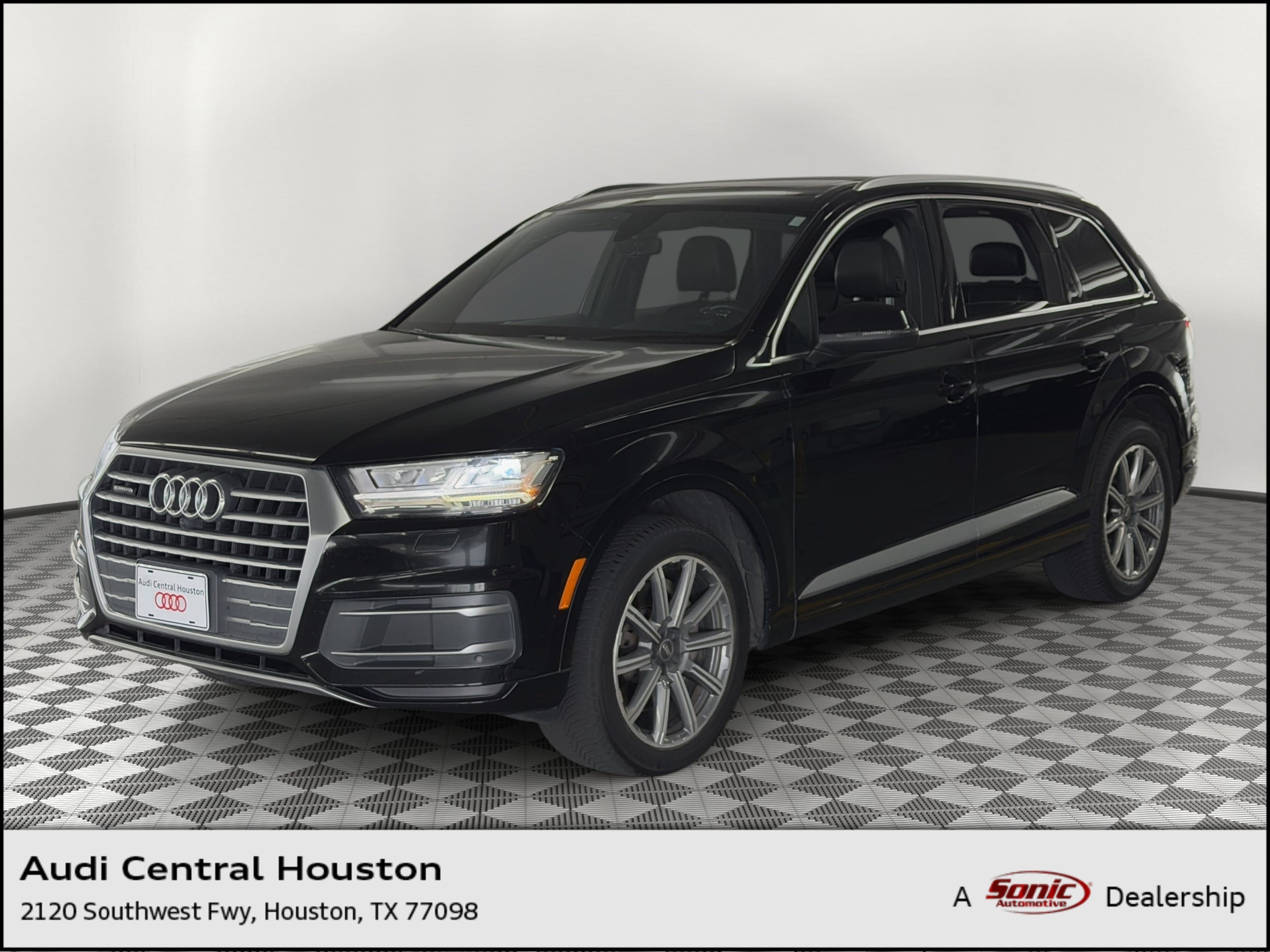 Q7 Premium Plus SUV