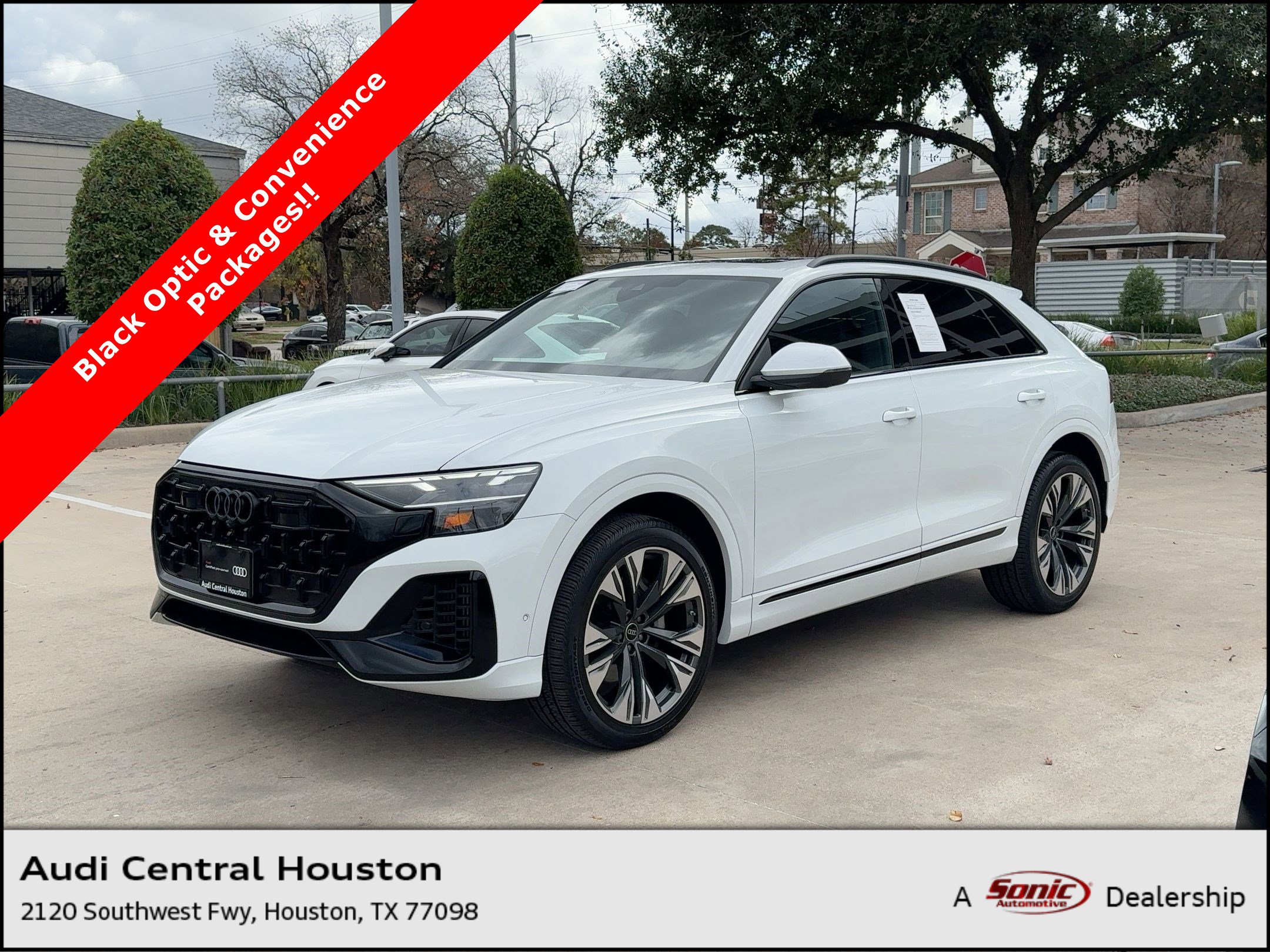 2025 Audi Q8 Premium's photo