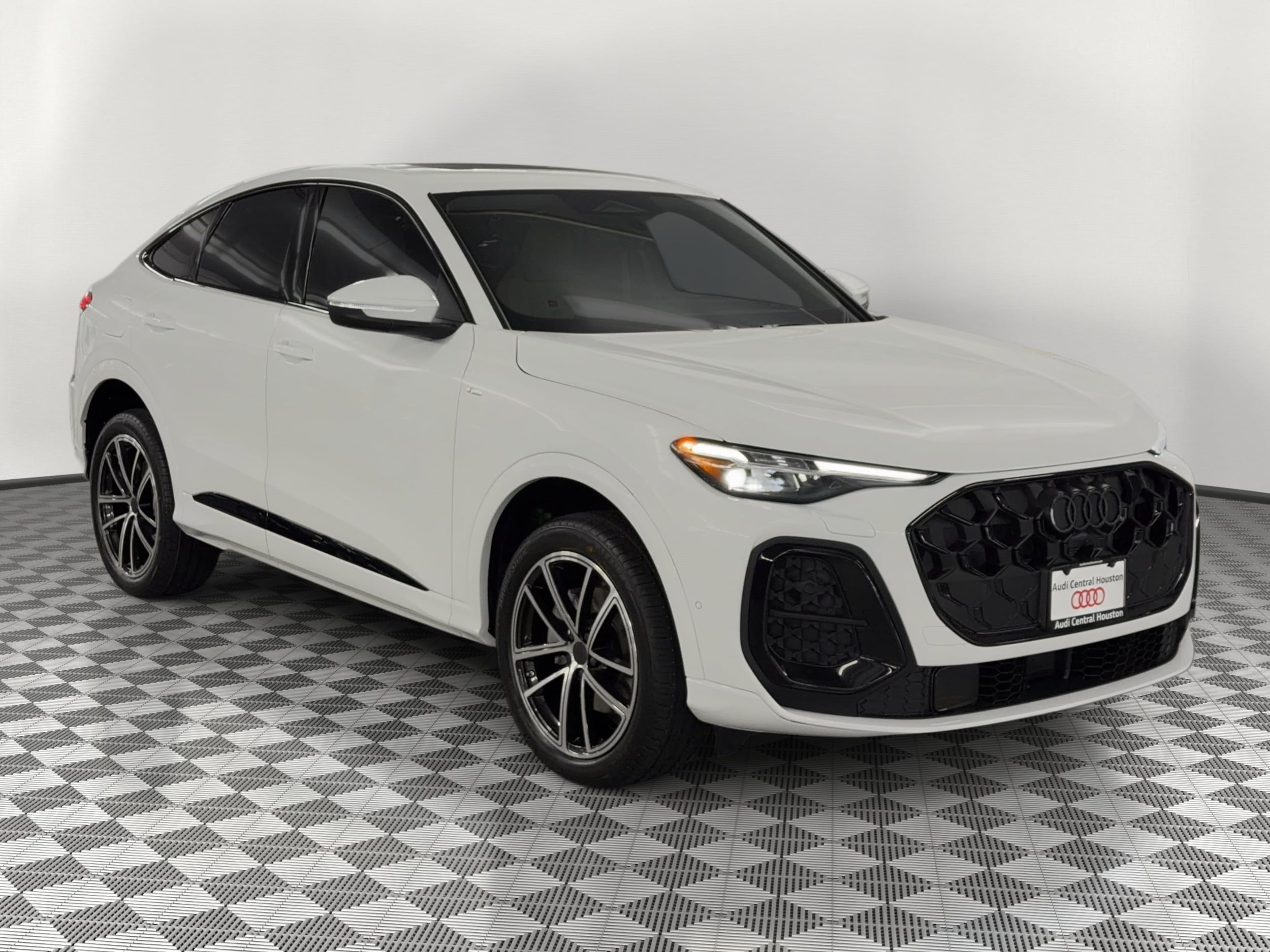 Q5 Sportback Premium Plus SUV