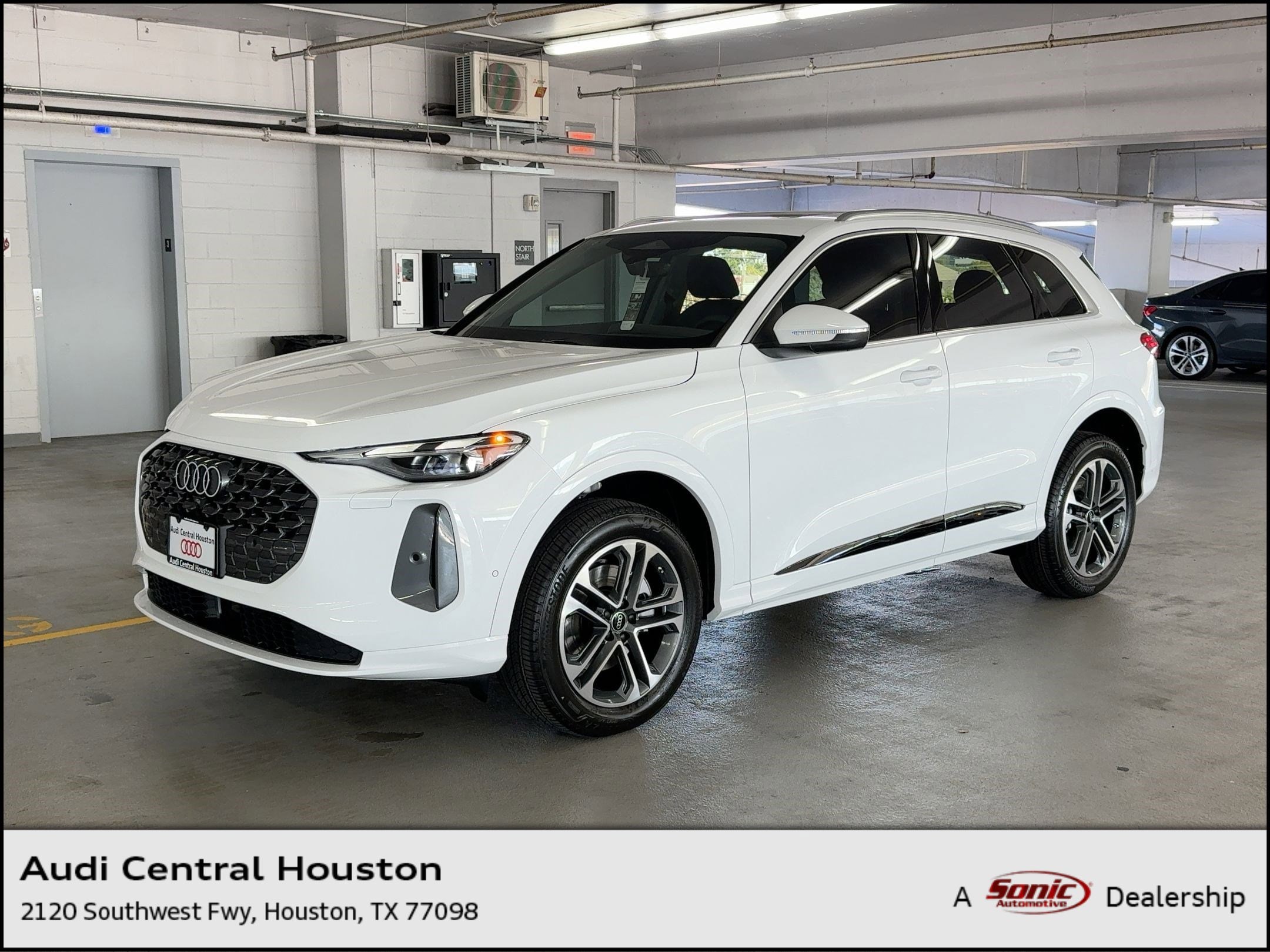 2025 Audi New Q5 Premium's photo