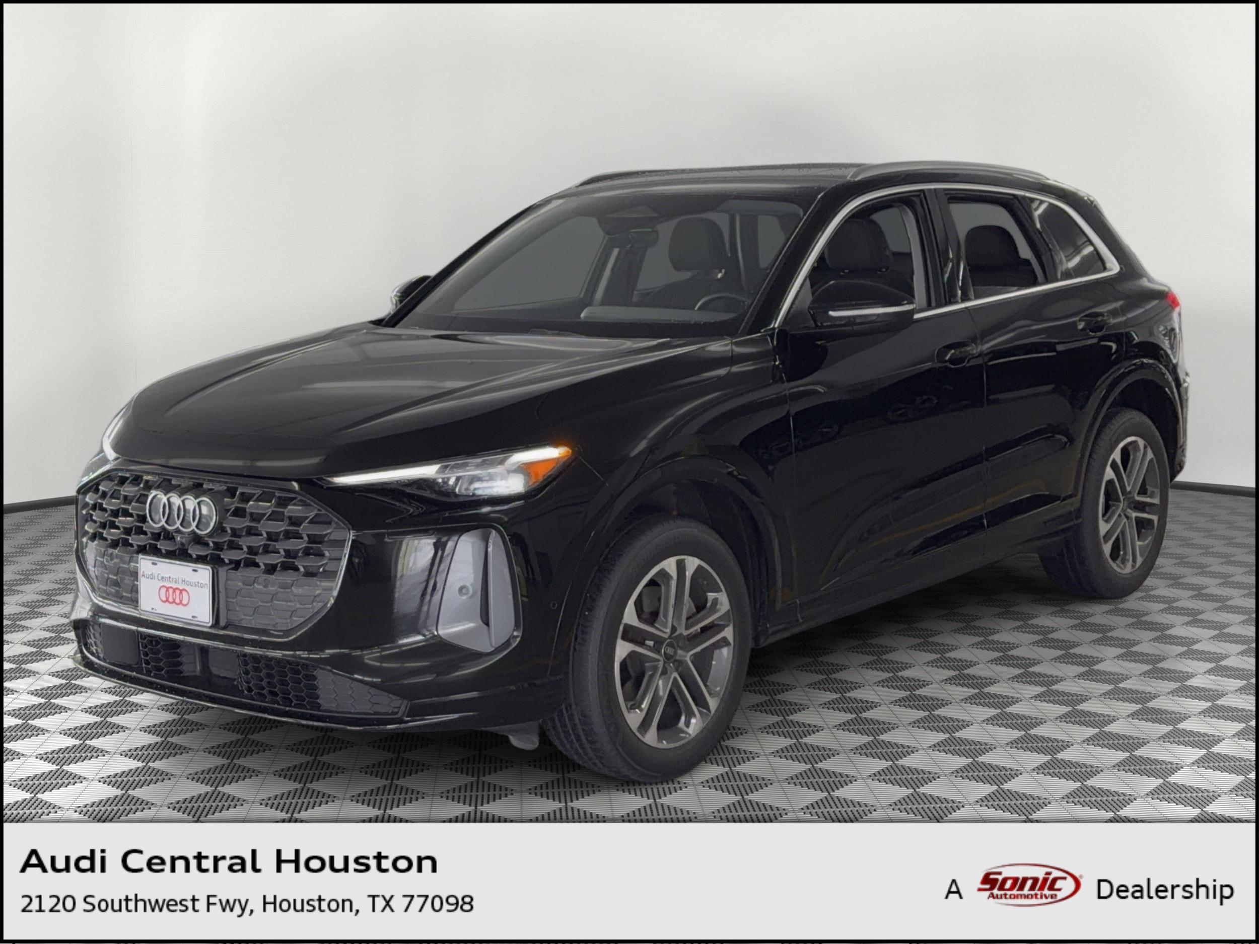 2025 Audi Q5 Premium Plus quattro's photo