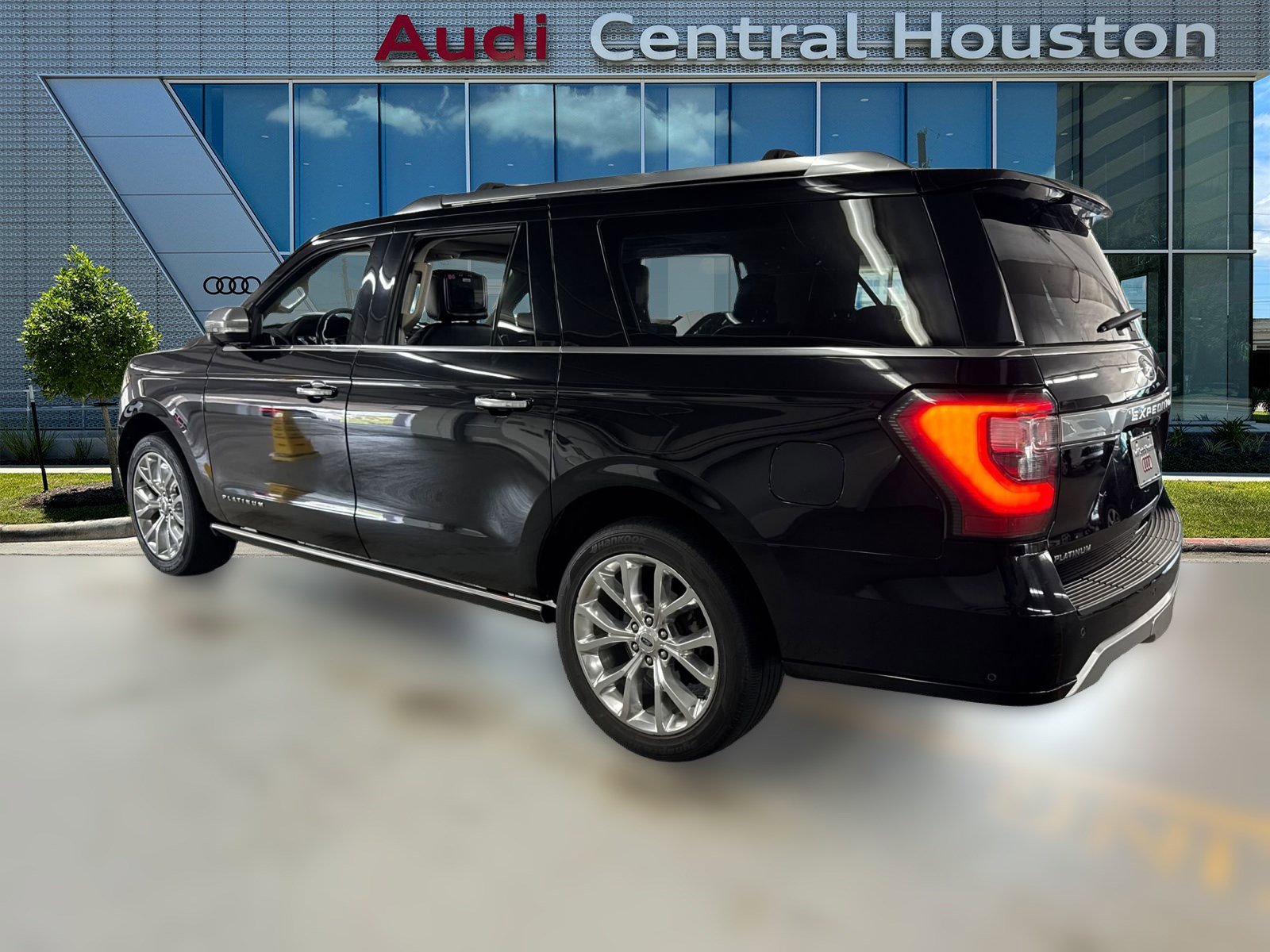 2018 Ford Expedition MAX Platinum photo 3