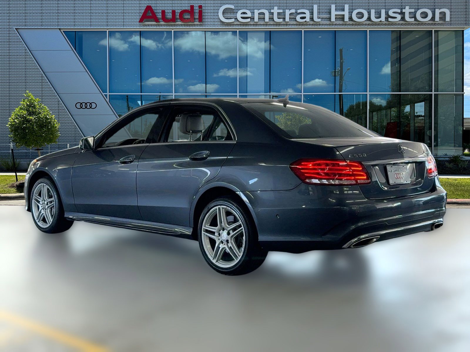 2014 Mercedes Benz E 550 Sport Sedan photo 3