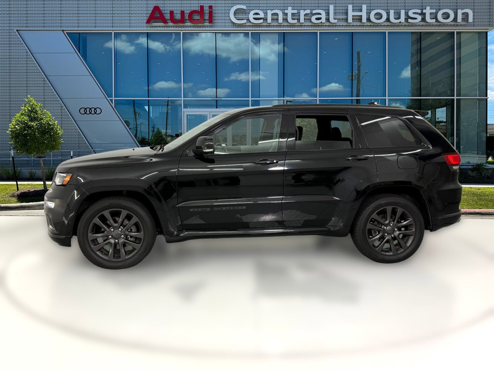 2019 Jeep Grand Cherokee High Altitude photo 2