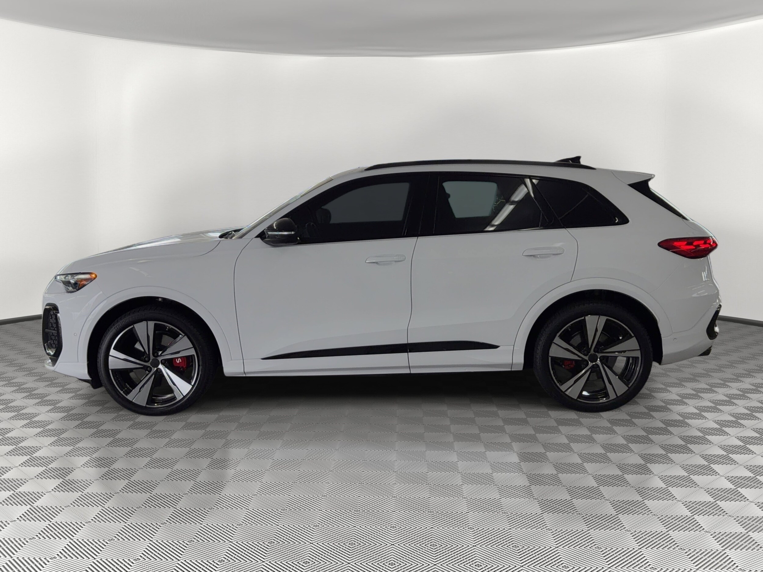 SQ5 Premium Plus SUV