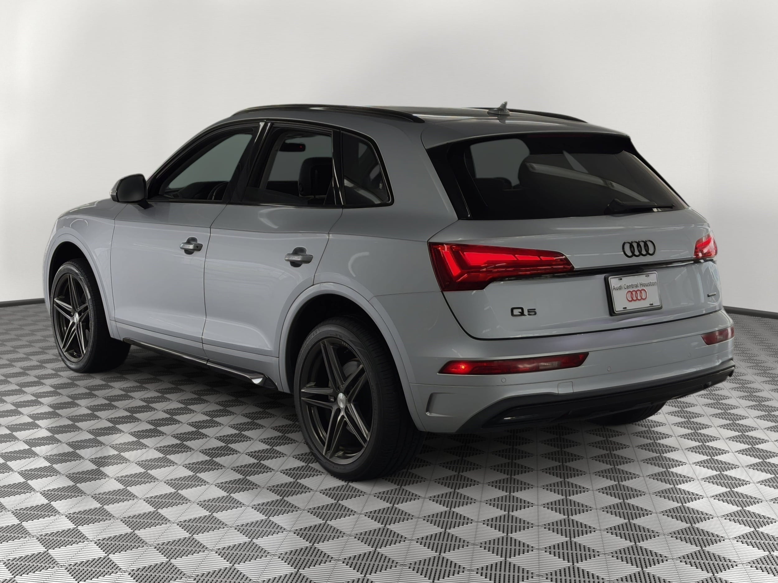 Q5 Premium SUV