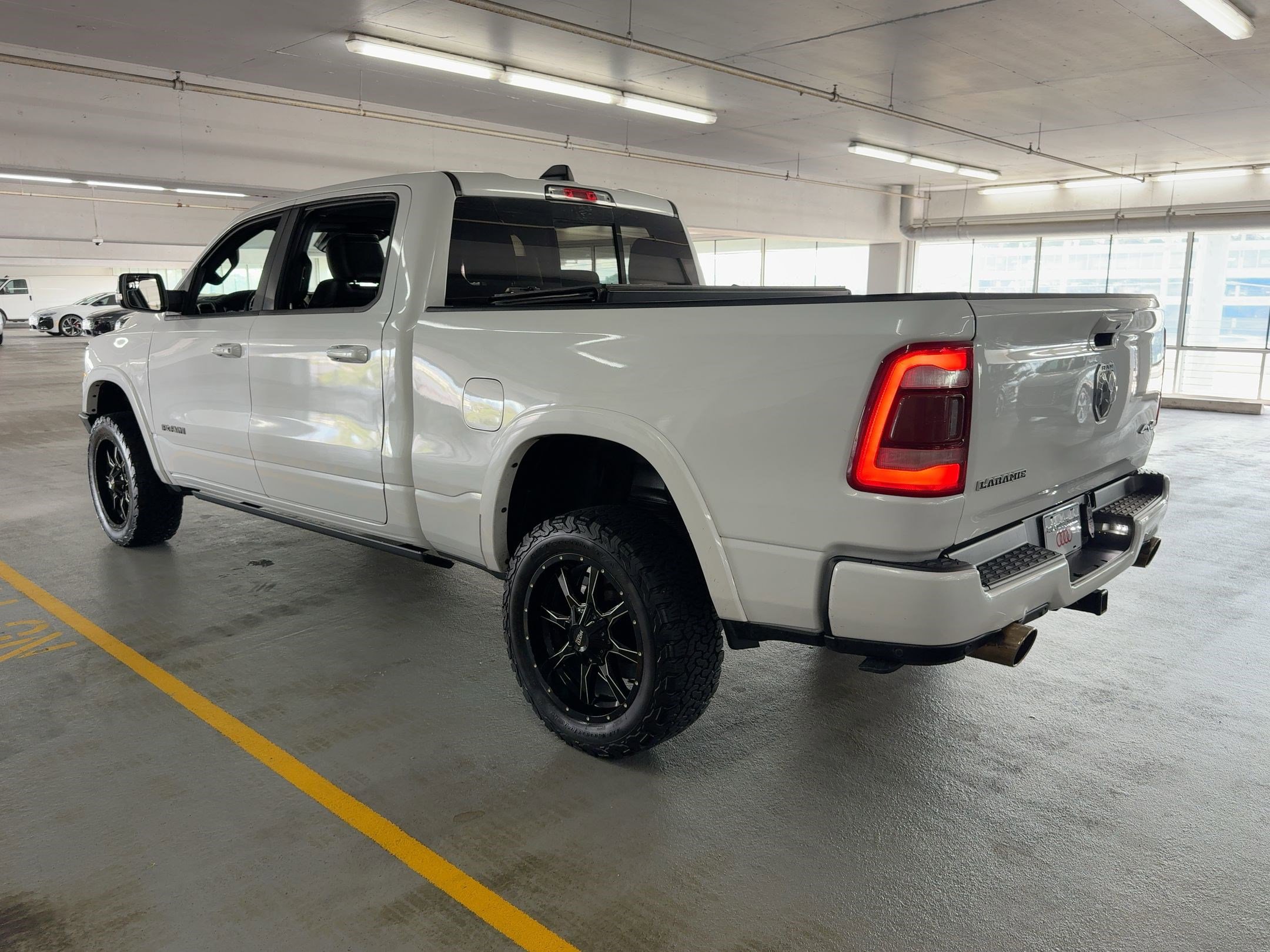 2019 Ram 1500 Laramie photo 3