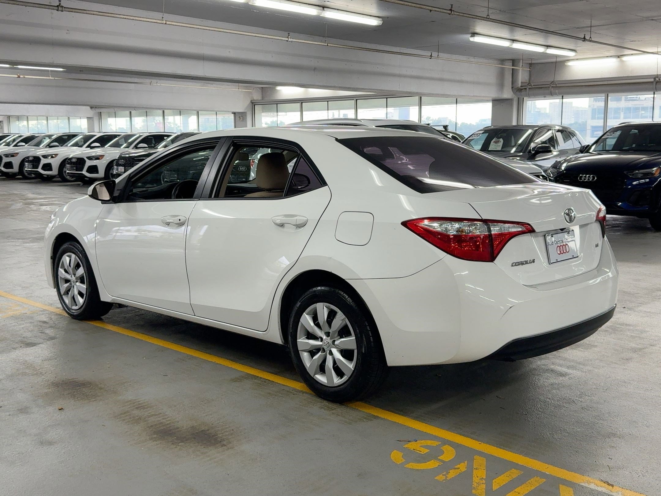 2015 Toyota Corolla LE photo 2